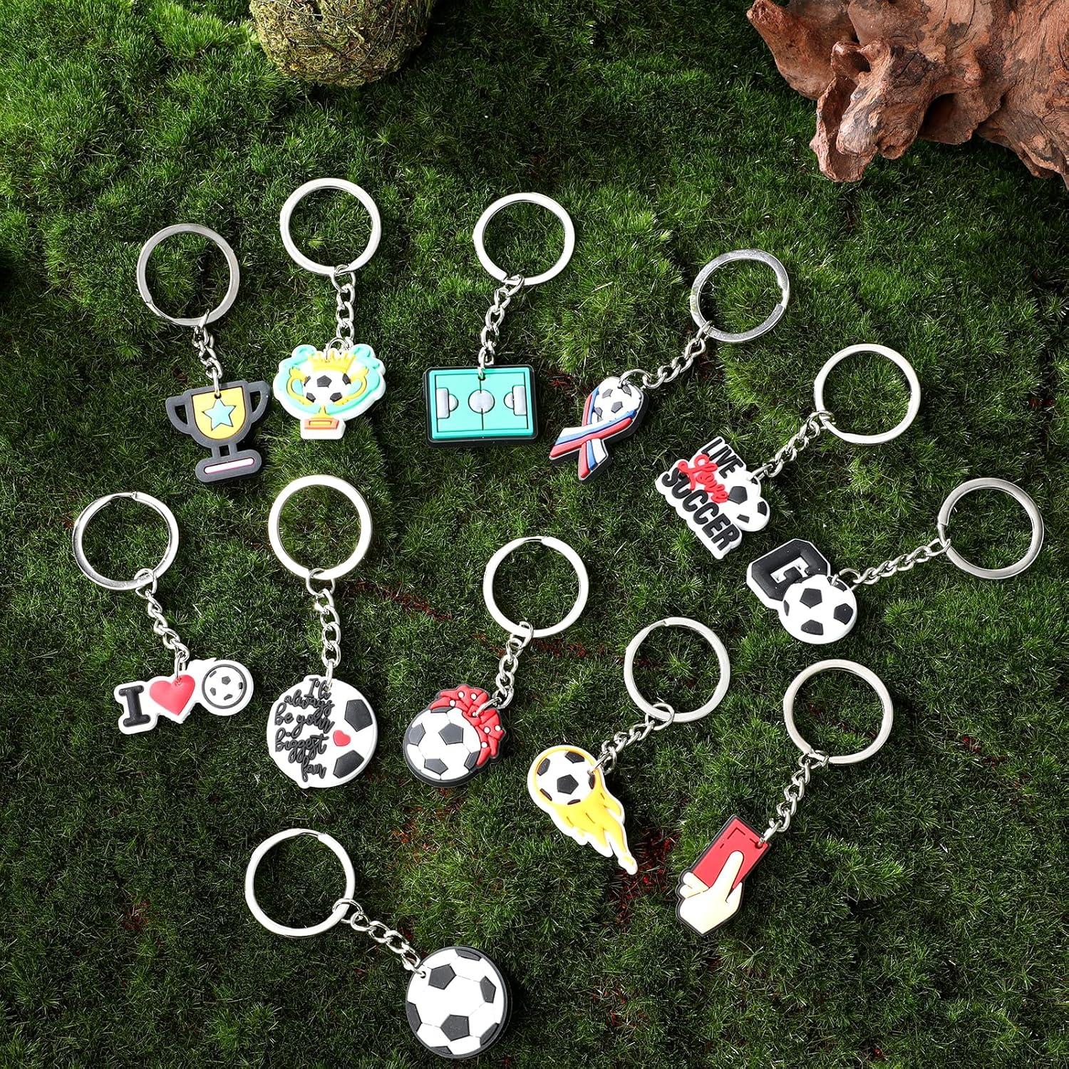 Paquete de 24 llaveros de fútbol PVC surtidos