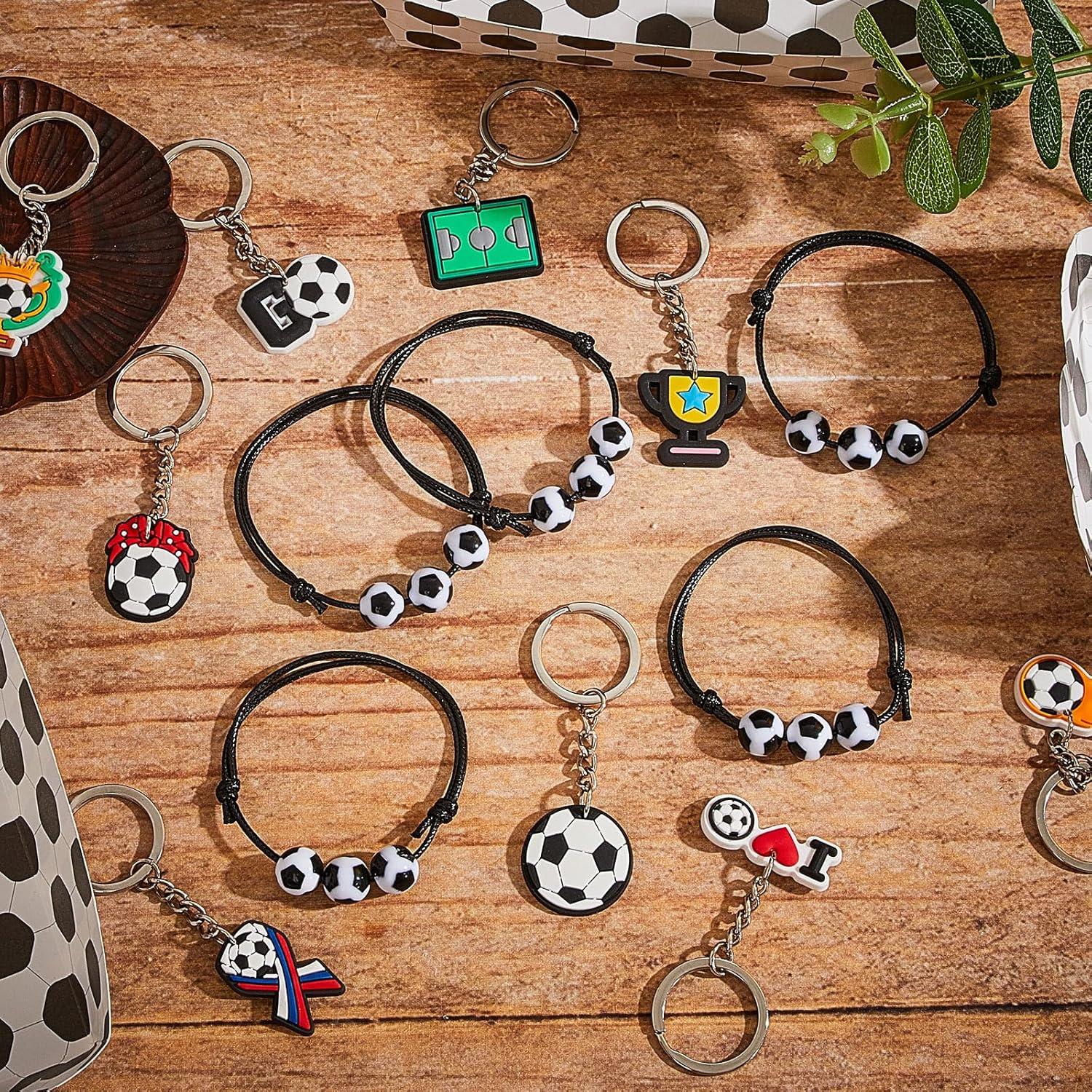 Set 72 Piezas Llavero y Pulseras de Fútbol Henoyso