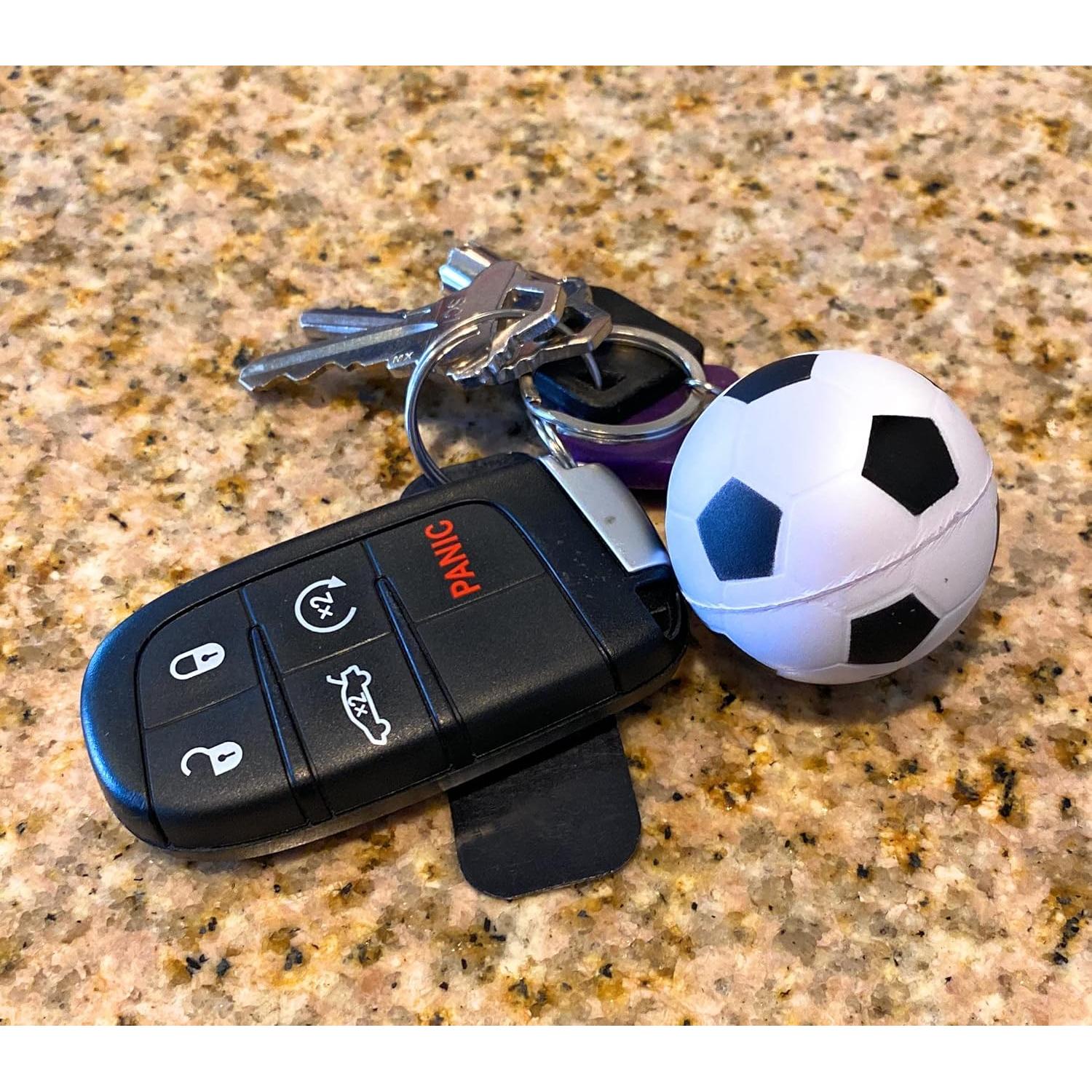 Paquete de 20 llaveros de fútbol de espuma - 5.08 cm