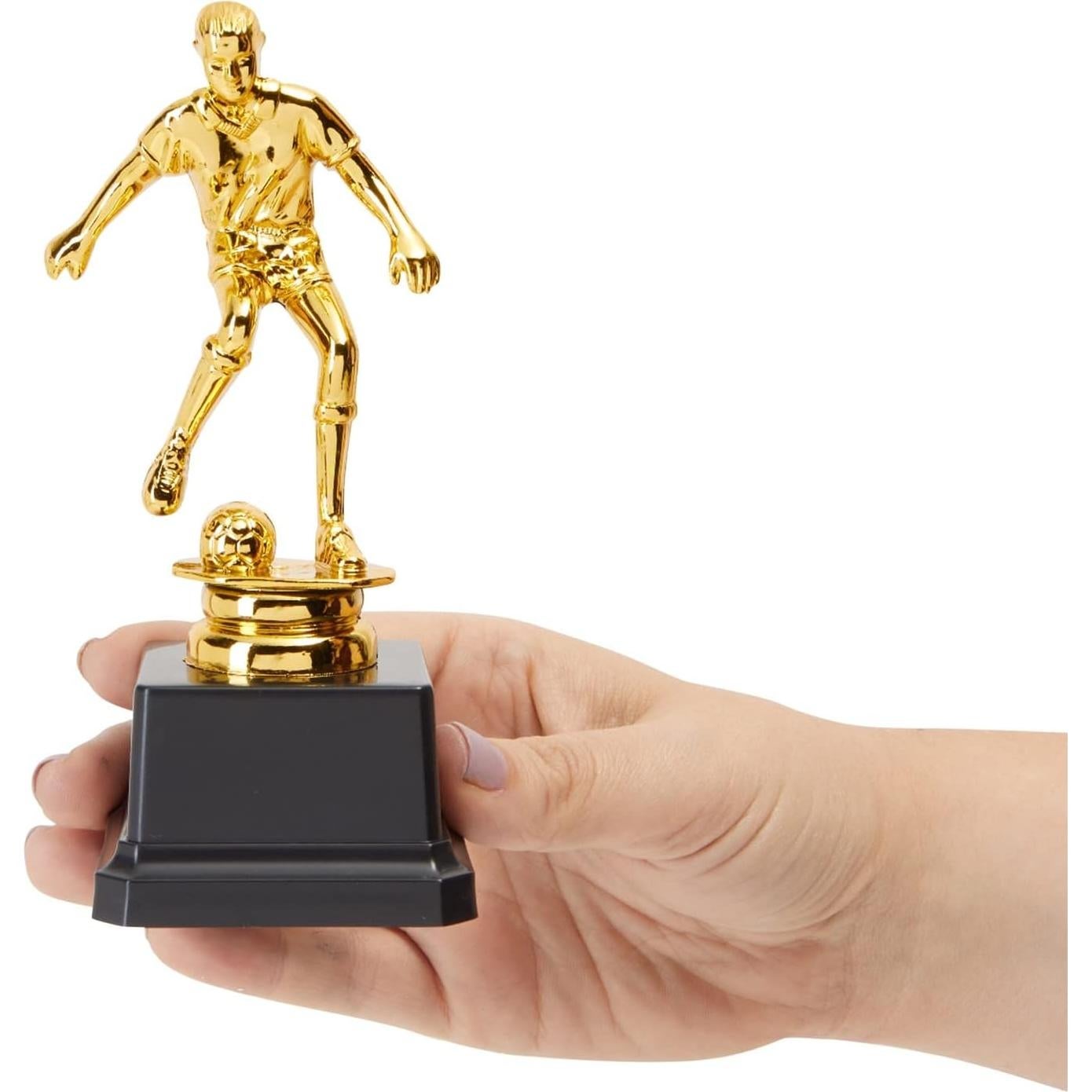 Paquete de 12 Trofeos de Fútbol Dorados Juvale 15.24 cm