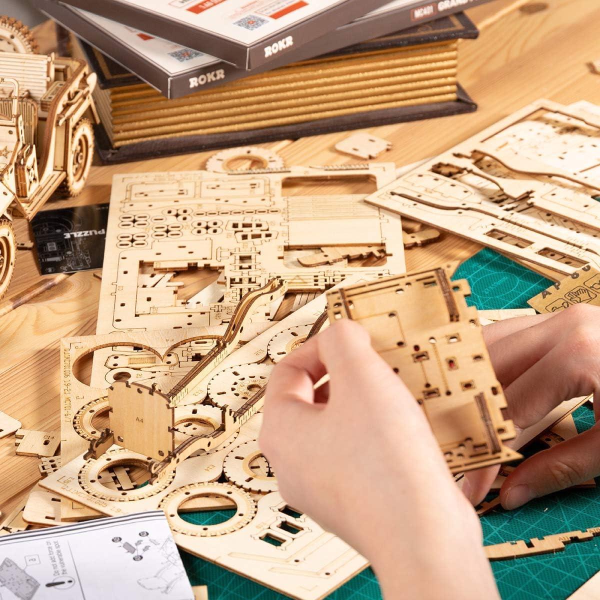 Rompecabezas de Madera 3D ROKR Coche Militar Escala 1:18