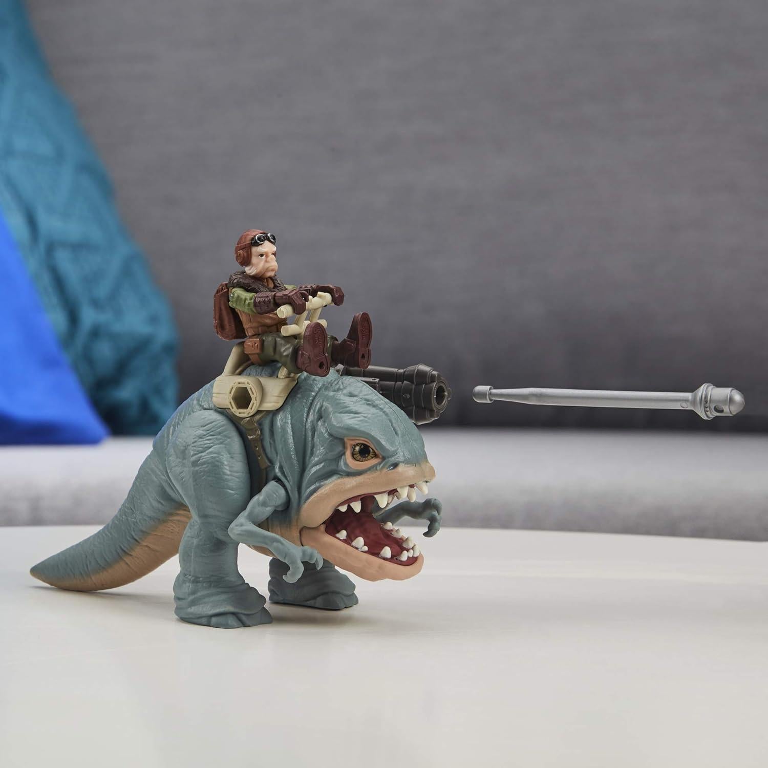 Figura Kuiil Star Wars con Blurrg 2.5" Hasbro para niños 4+