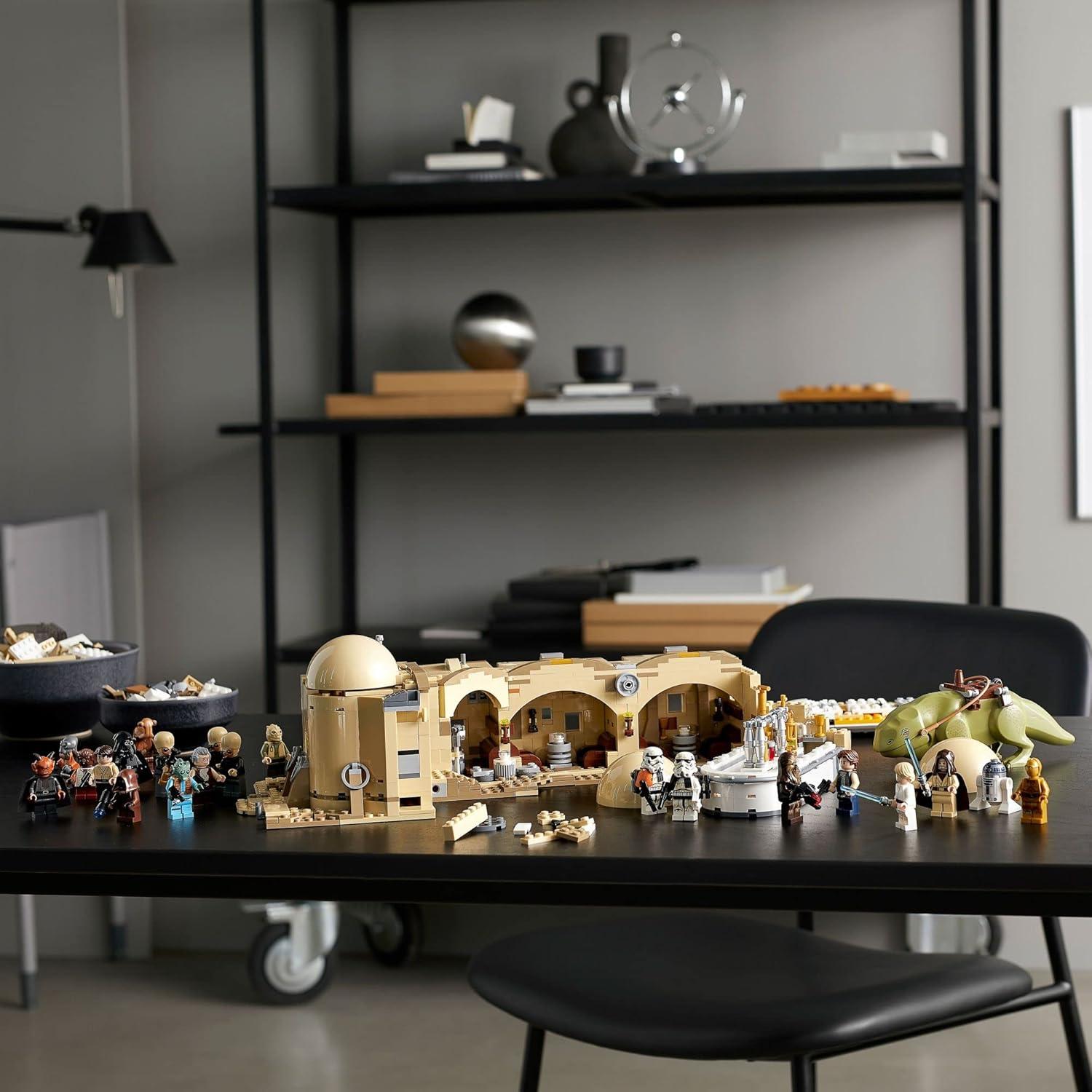 LEGO Star Wars Cantina de Mos Eisley 75290 - 3187 Piezas