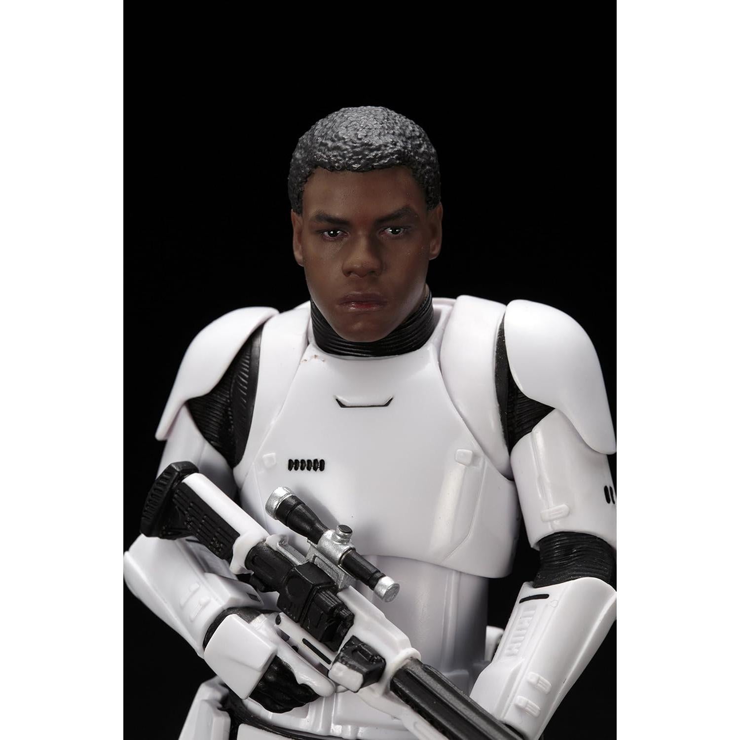 Figura Stormtrooper FN-2199 Kotobukiya 22.86 cm con partes de Finn