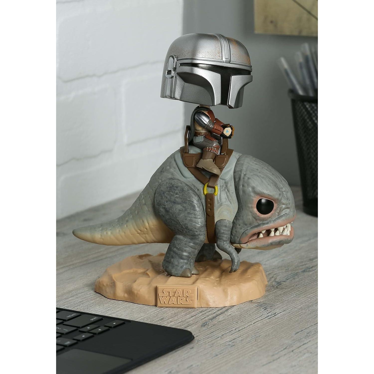 Funko Pop Deluxe El Mandaloriano en Blurrg 12.7 cm