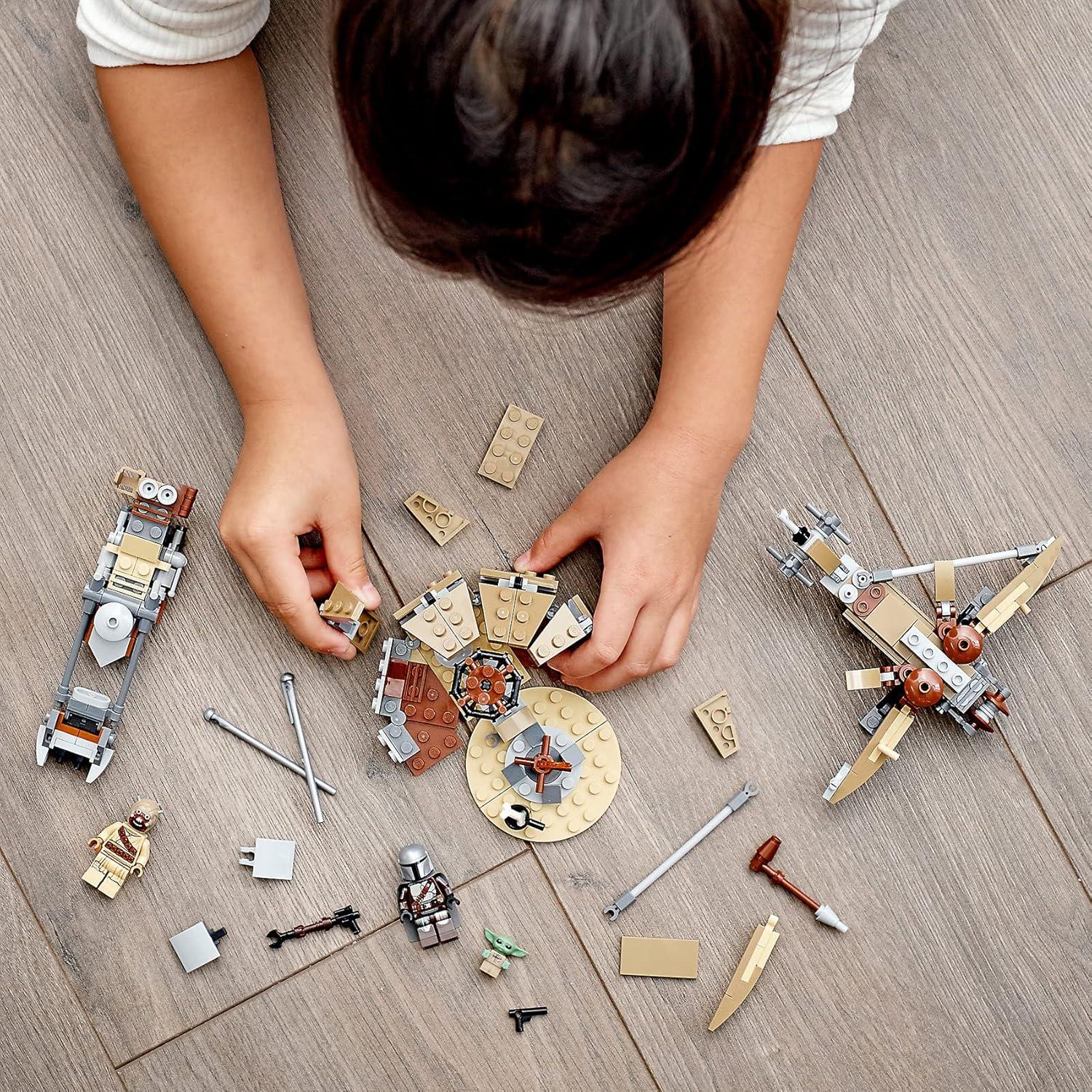 LEGO Star Wars 75299 Problemas en Tatooine - Baby Yoda