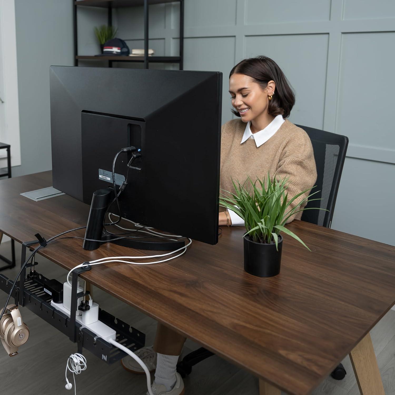 Bandeja de Gestión de Cables CANNYN 40.64 a 78.74 cm - Negro