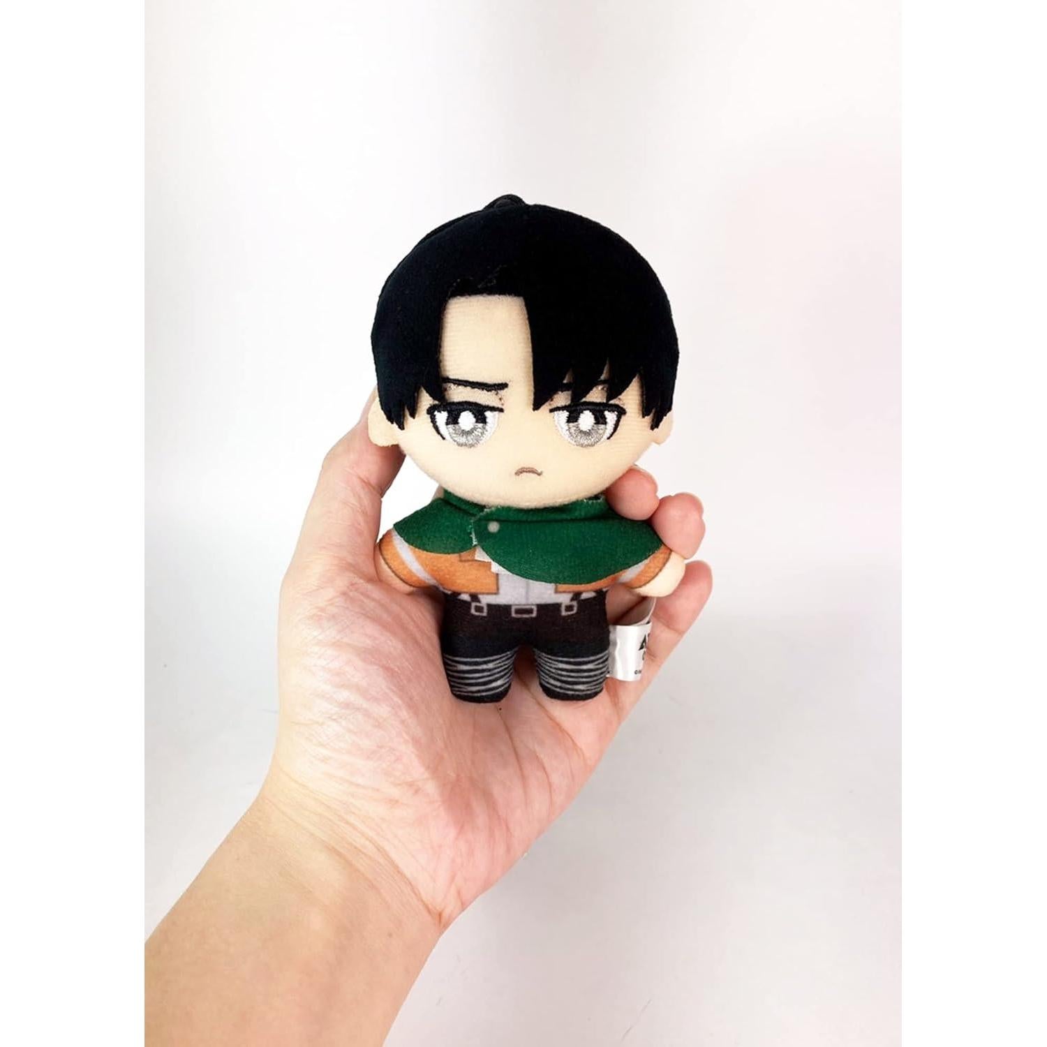 Peluche Levi Ataque en los Titanes 11.4 cm Gran Entretenimiento