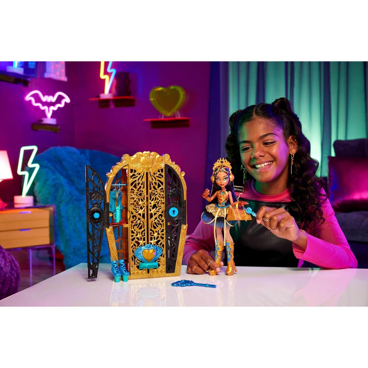 Muñeca Cleo De Nile con Armario y 19+ Accesorios Monster High