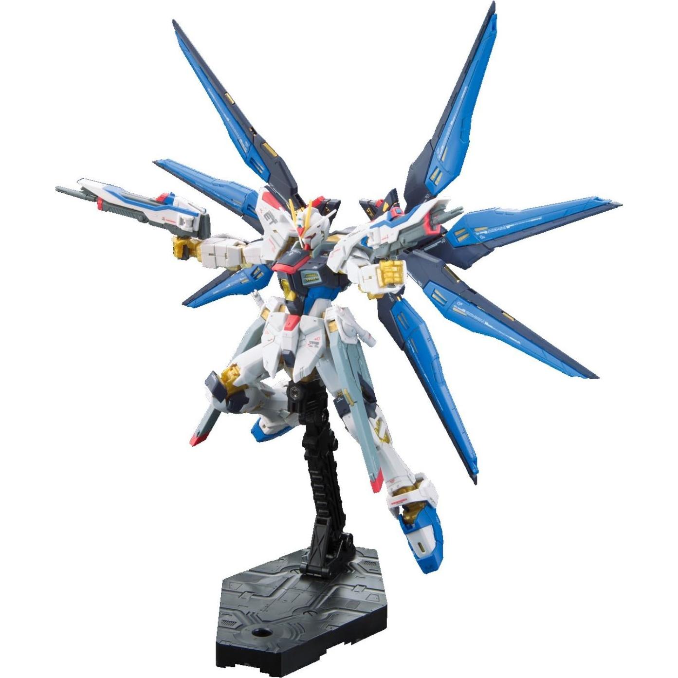 Kit de Modelo Gundam RG Strike Freedom 1/144 Bandai