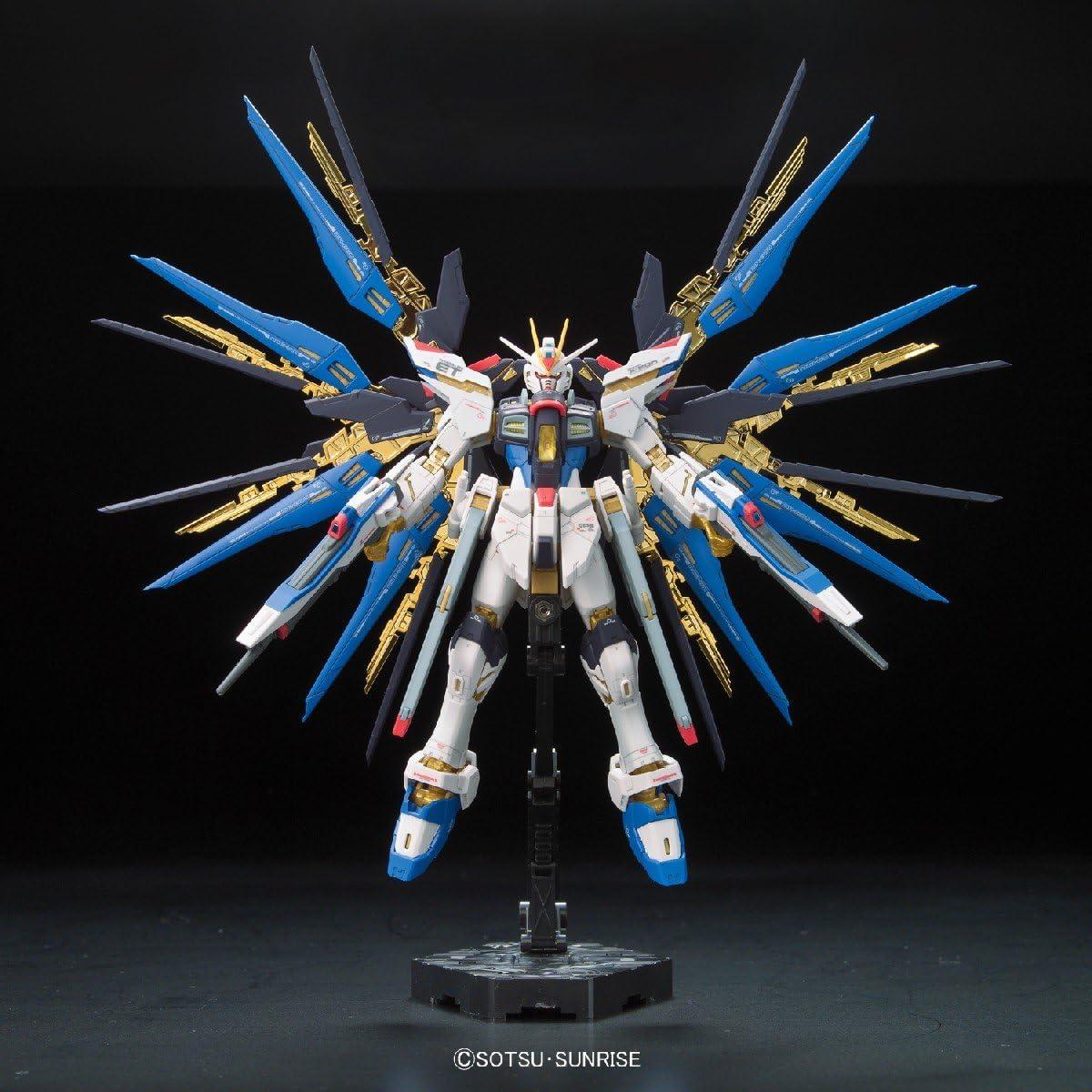 Kit de Modelo Gundam RG Strike Freedom 1/144 Bandai
