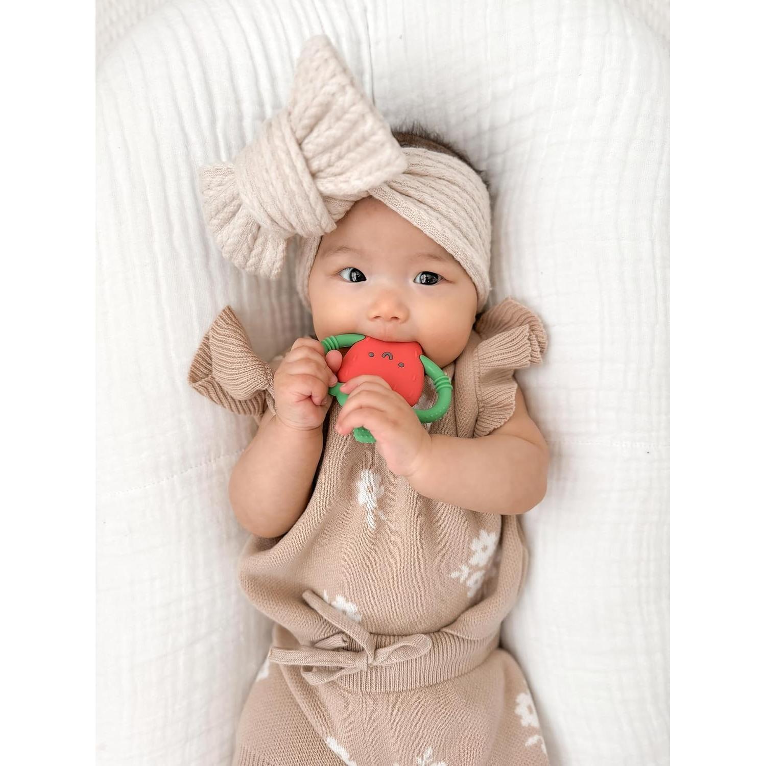 Chupete de silicona Itzy Ritzy fresa para dentición 0-12 meses