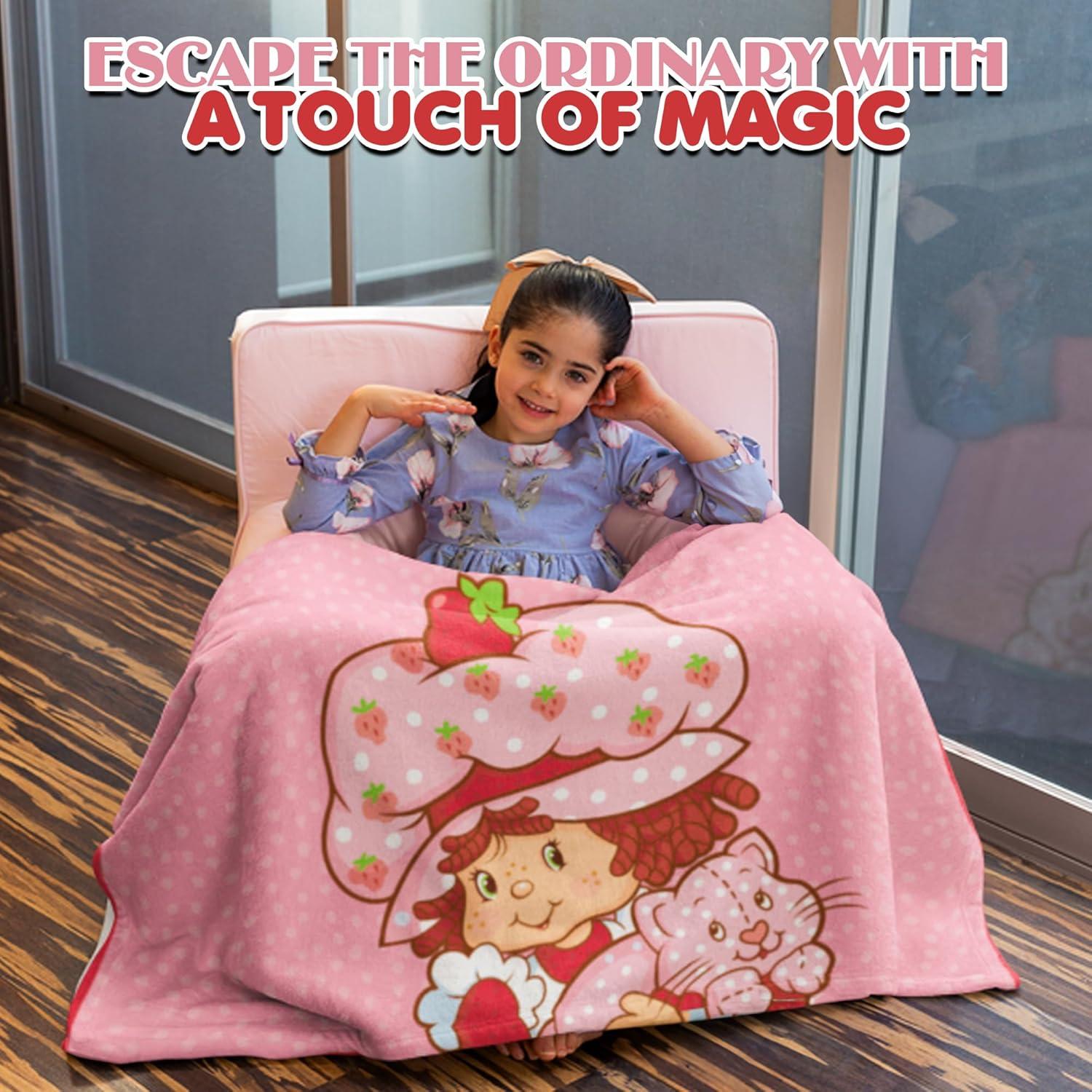 Manta de Pastel de Fresa Surreal Entertainment 114x152 cm Rosa