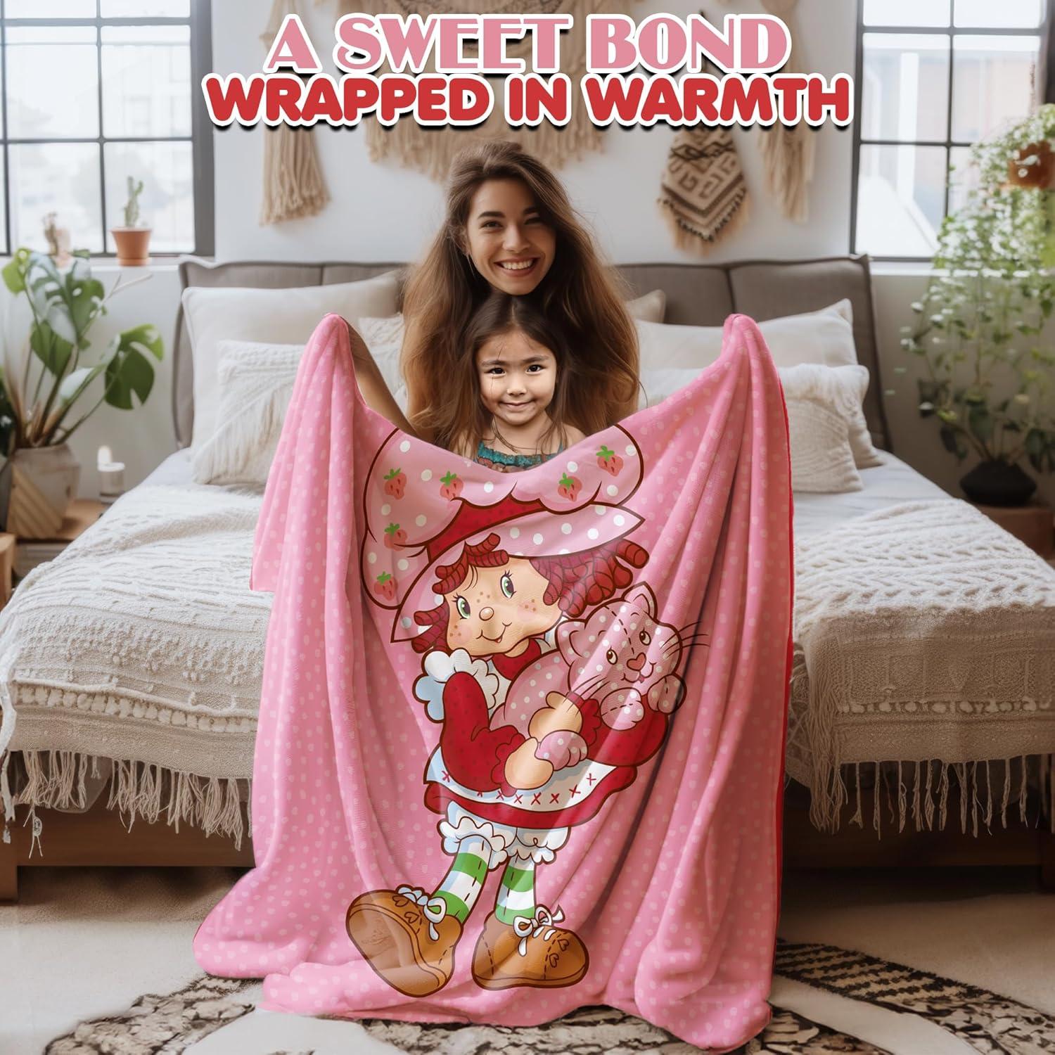 Manta de Pastel de Fresa Surreal Entertainment 114x152 cm Rosa