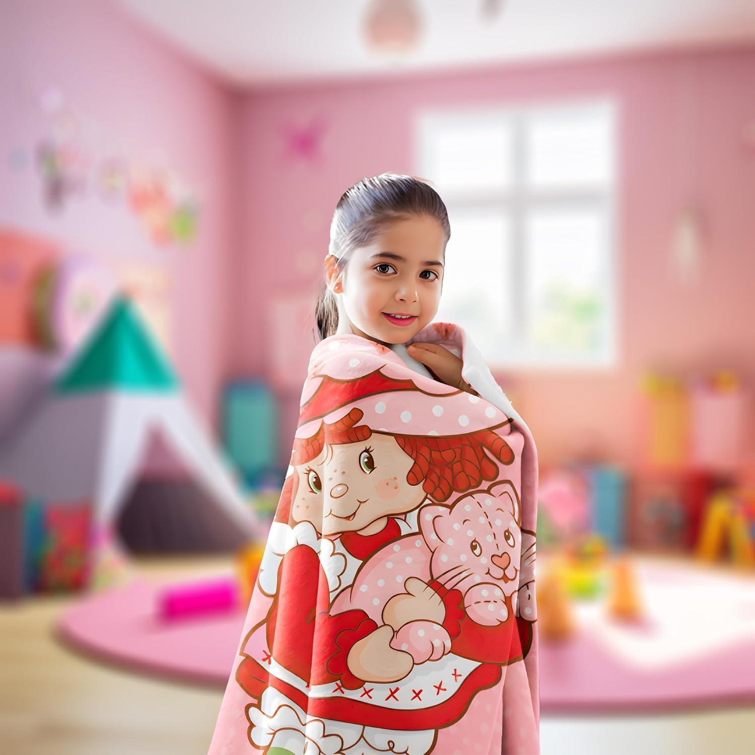 Manta de Pastel de Fresa Surreal Entertainment 114x152 cm Rosa