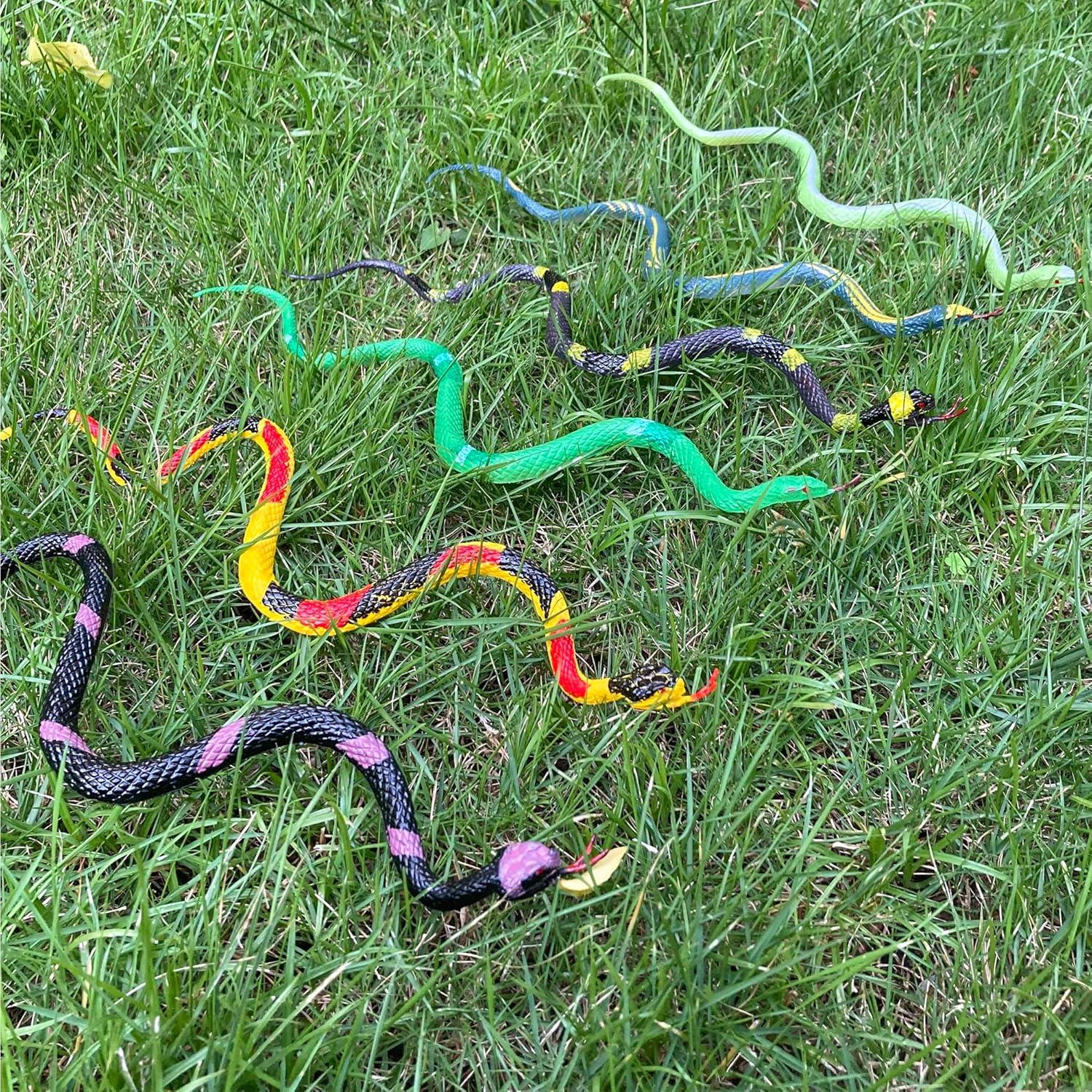 Serpientes de Goma Realistas 12 Pcs - Juguete de Broma