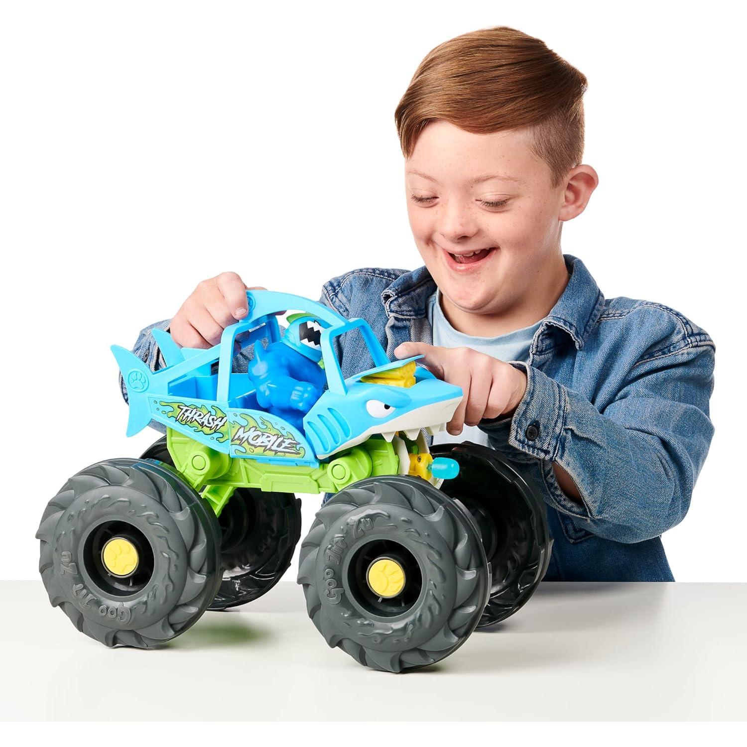 Vehículo Estira y Ataca Thrash Móvil Goo Jit Zu con Misiles