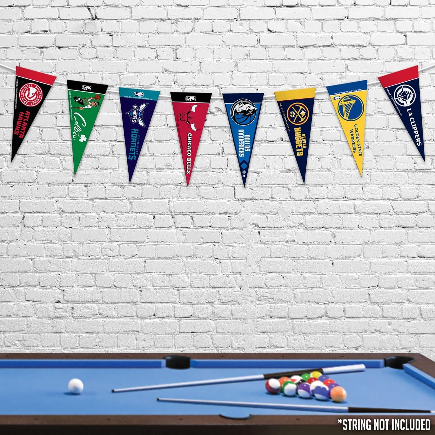 Conjunto de Mini Banderines de Fieltro Rico NBA 10 x 23 cm