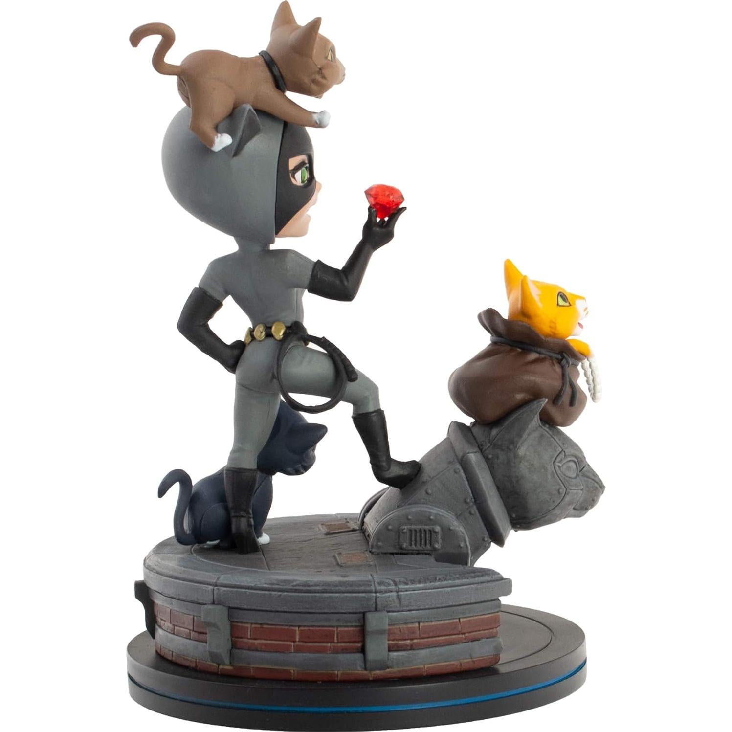 Figura Catwoman Q-Fig Elite QMx 12.7cm Detalles Intrincados