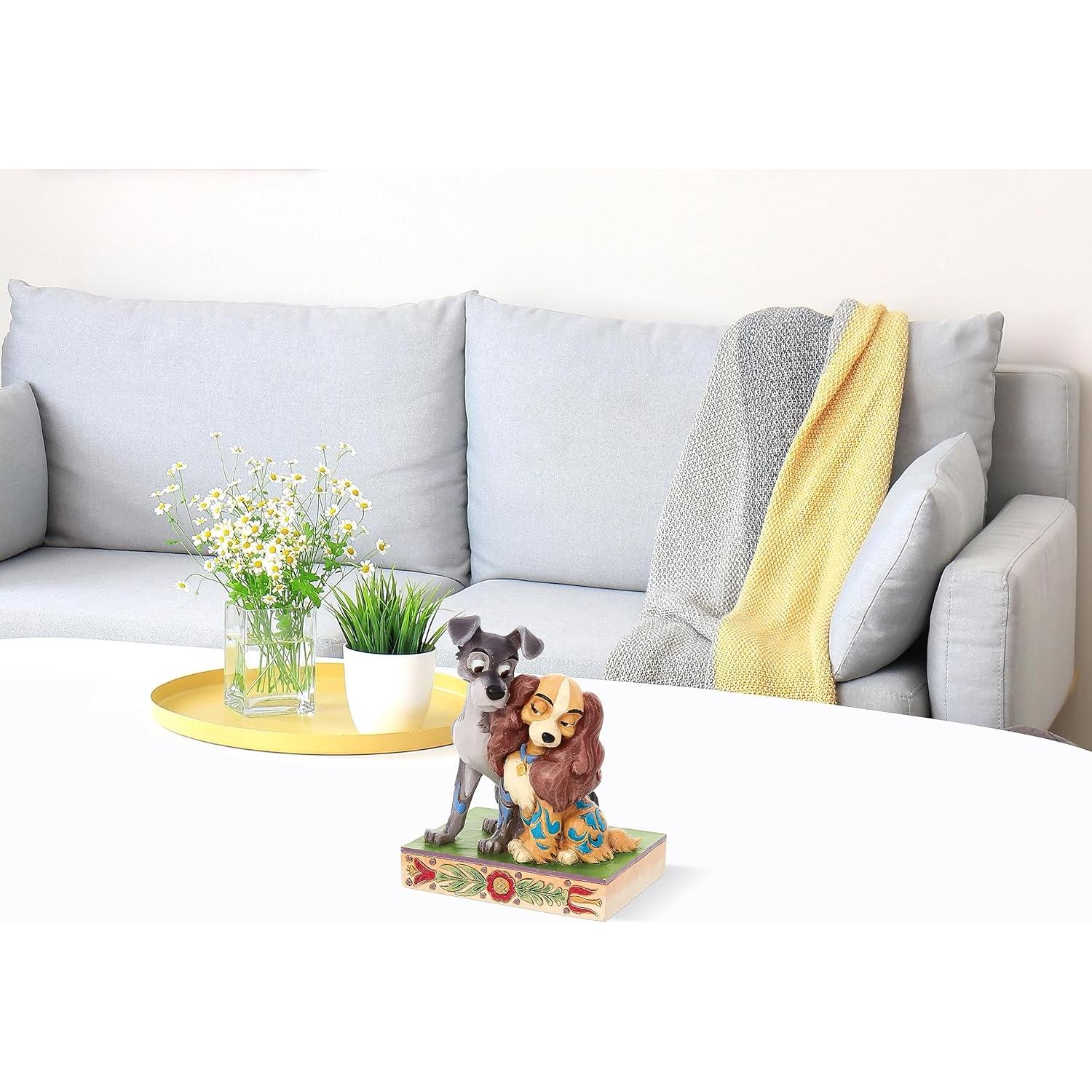 Figurita Enesco Disney Traditions Jim Shore Dama y Vagabundo 11.43 cm