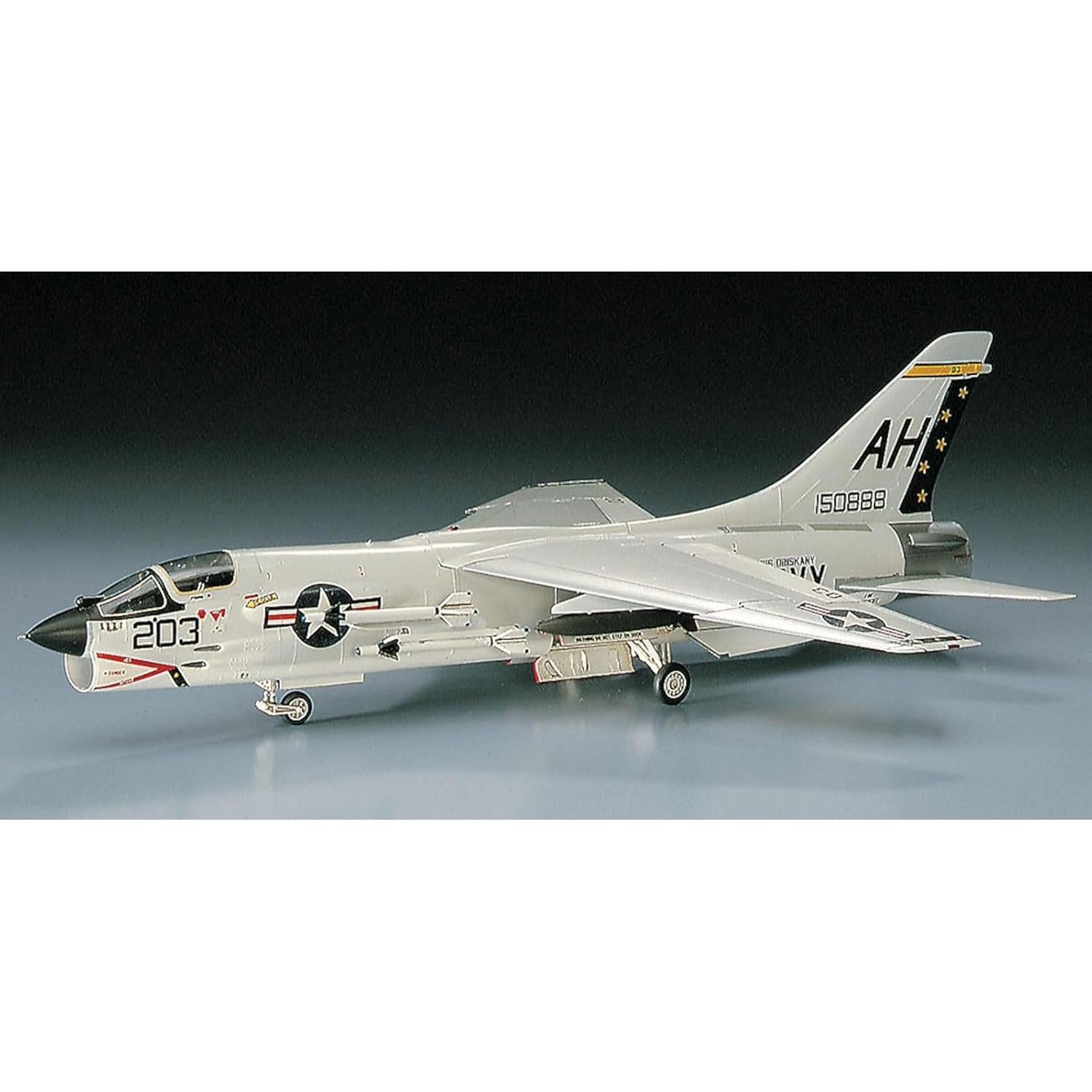 Modelo de avión Hasegawa F-8E Crusader 1:72 sin pintar