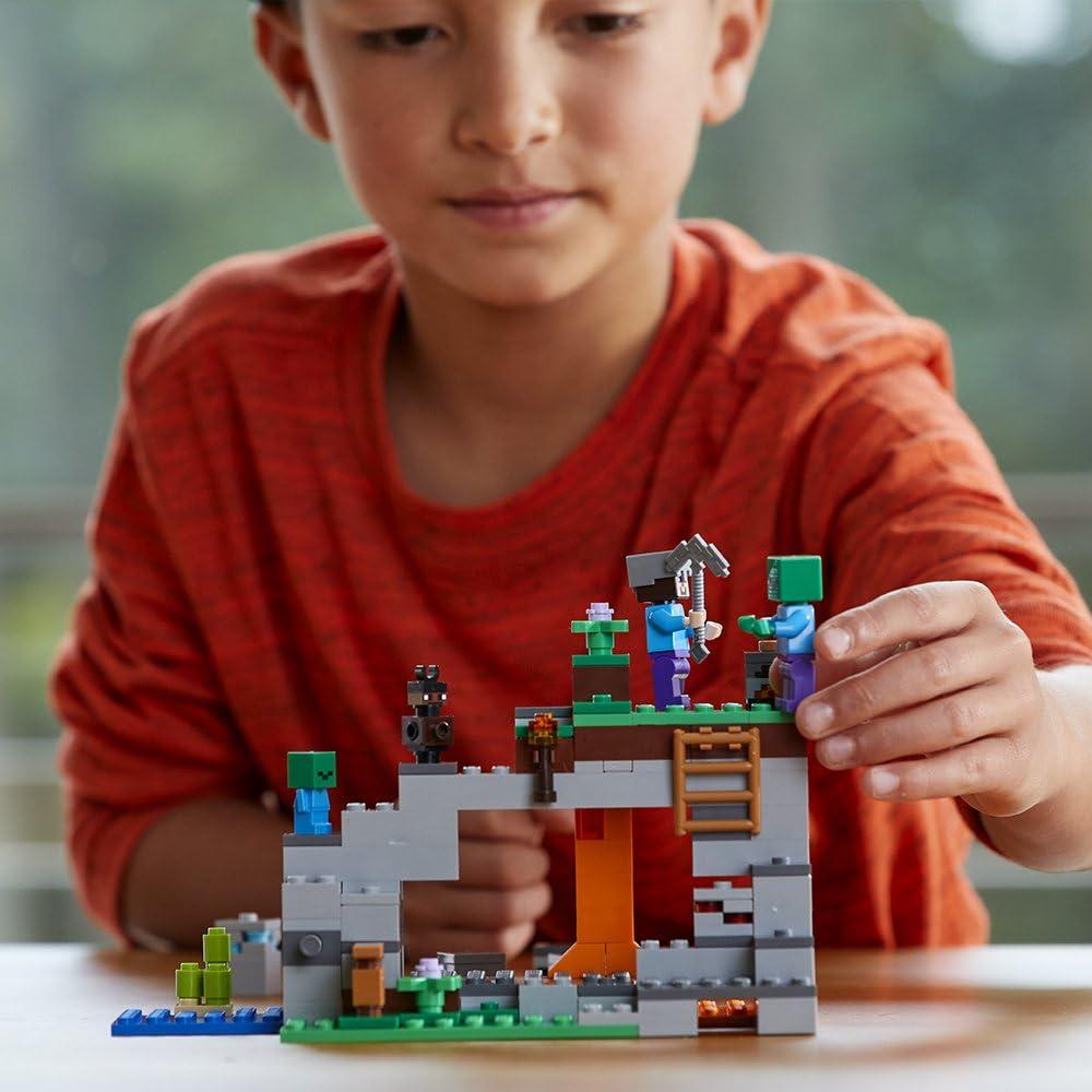 LEGO Minecraft La Cueva Zombie 21141 - 241 Piezas para Niños