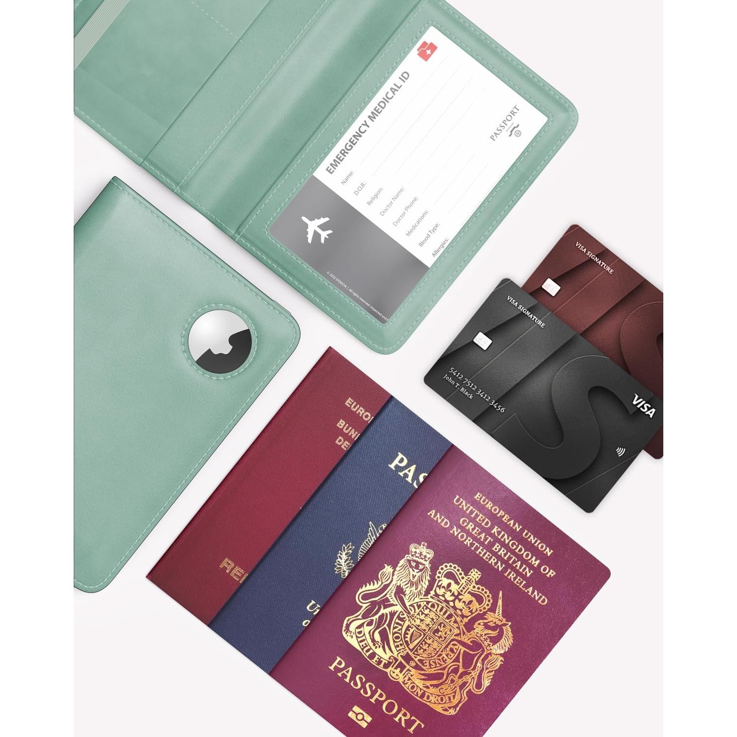 Portapasaportes Stouchi RFID con Ranura para AirTag - Azul Cielo