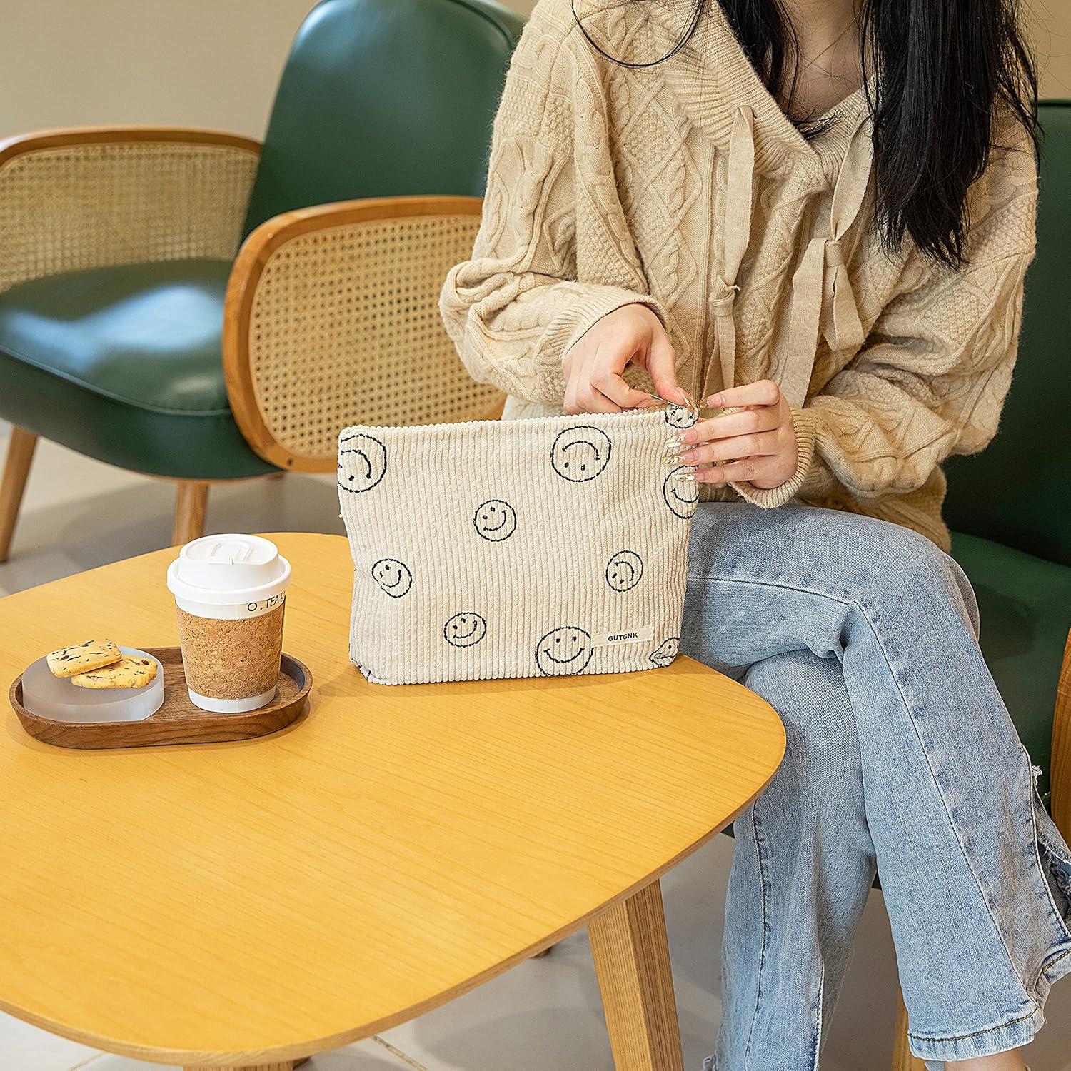 Bolsa de Maquillaje GUTGNK Beige - Estuche Cosmético 25.4x18.8cm