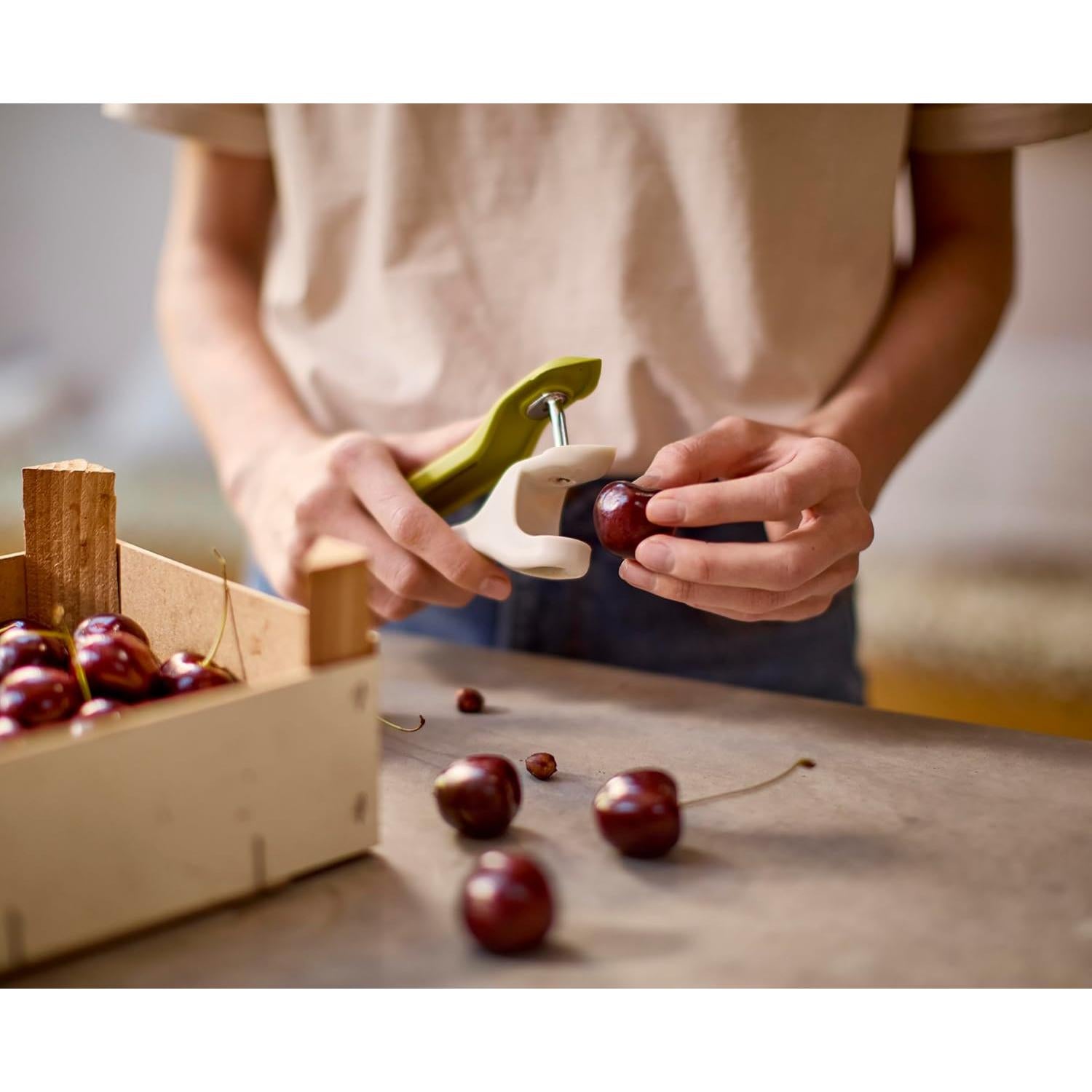 Deshuesador de Cereza y Despalillador de Fresa Joseph Joseph 2-en-1