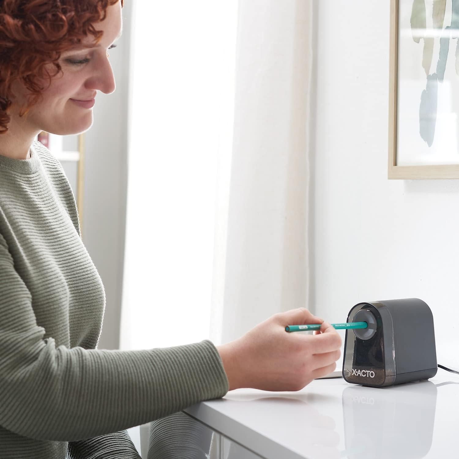 Sacapuntas Eléctrico X-ACTO Mighty Mite Negro con Pencil Saver