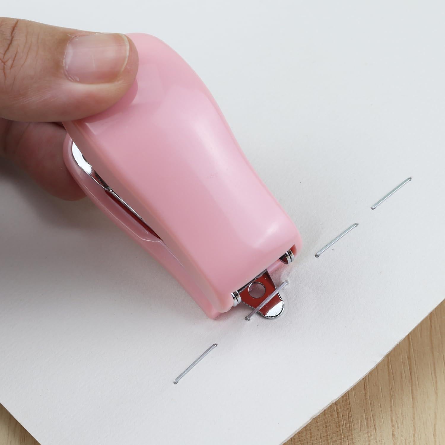 Grapadora Mini Aacehlh Rosa con 750 Grapas y Removedor