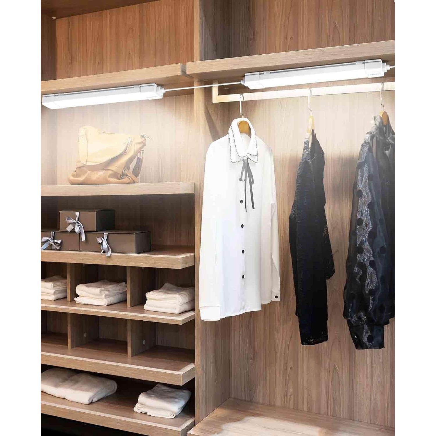 Luz de tubo LED WNSNOU 1.4FT 1800LM IP66 Enchufable