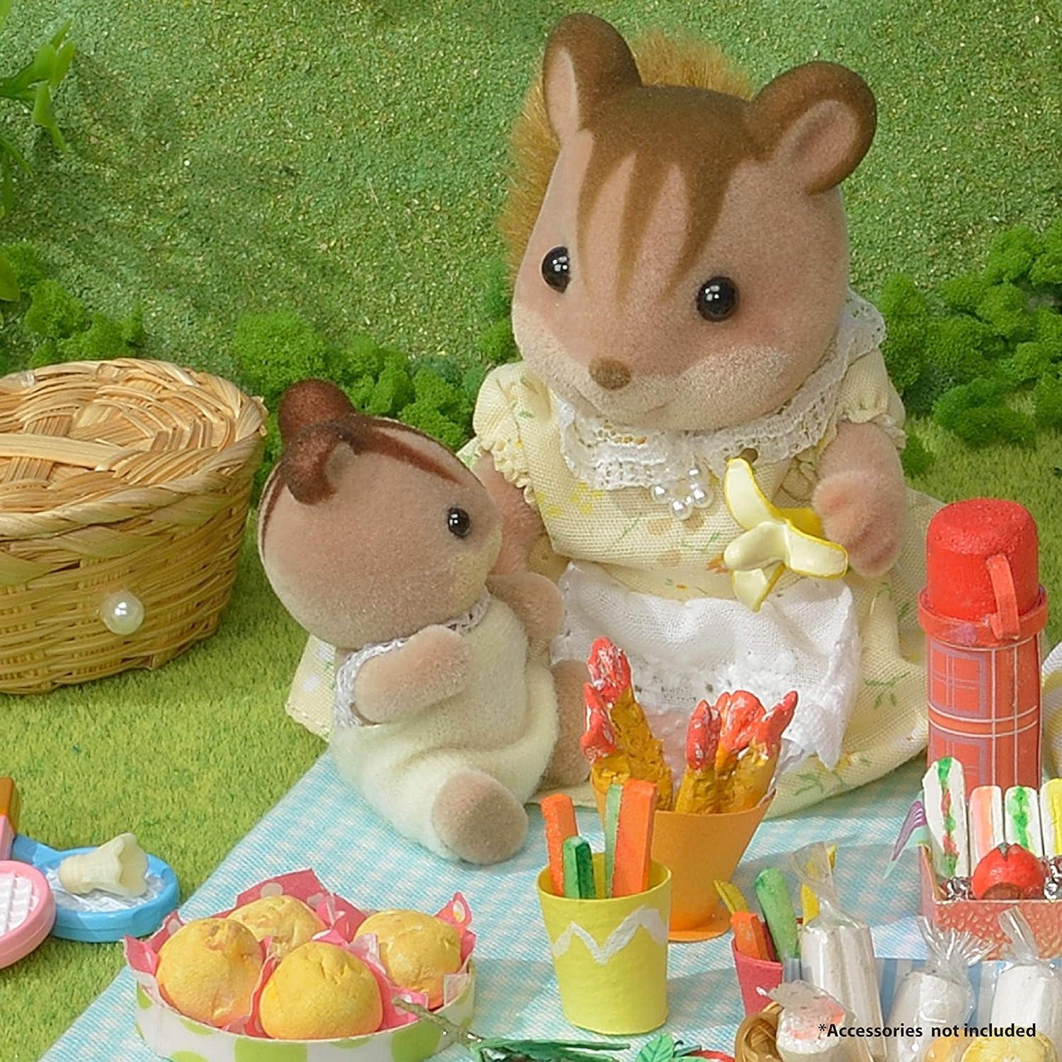 Familia de Ardillas Avellana Calico Critters - Set de 4 Figuras