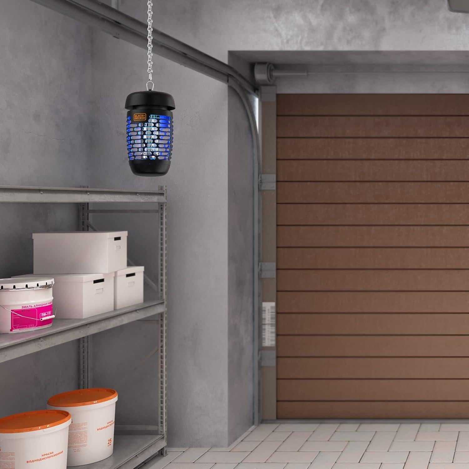 Lámpara eléctrica BLACK+DECKER para insectos 58 m² con bandeja