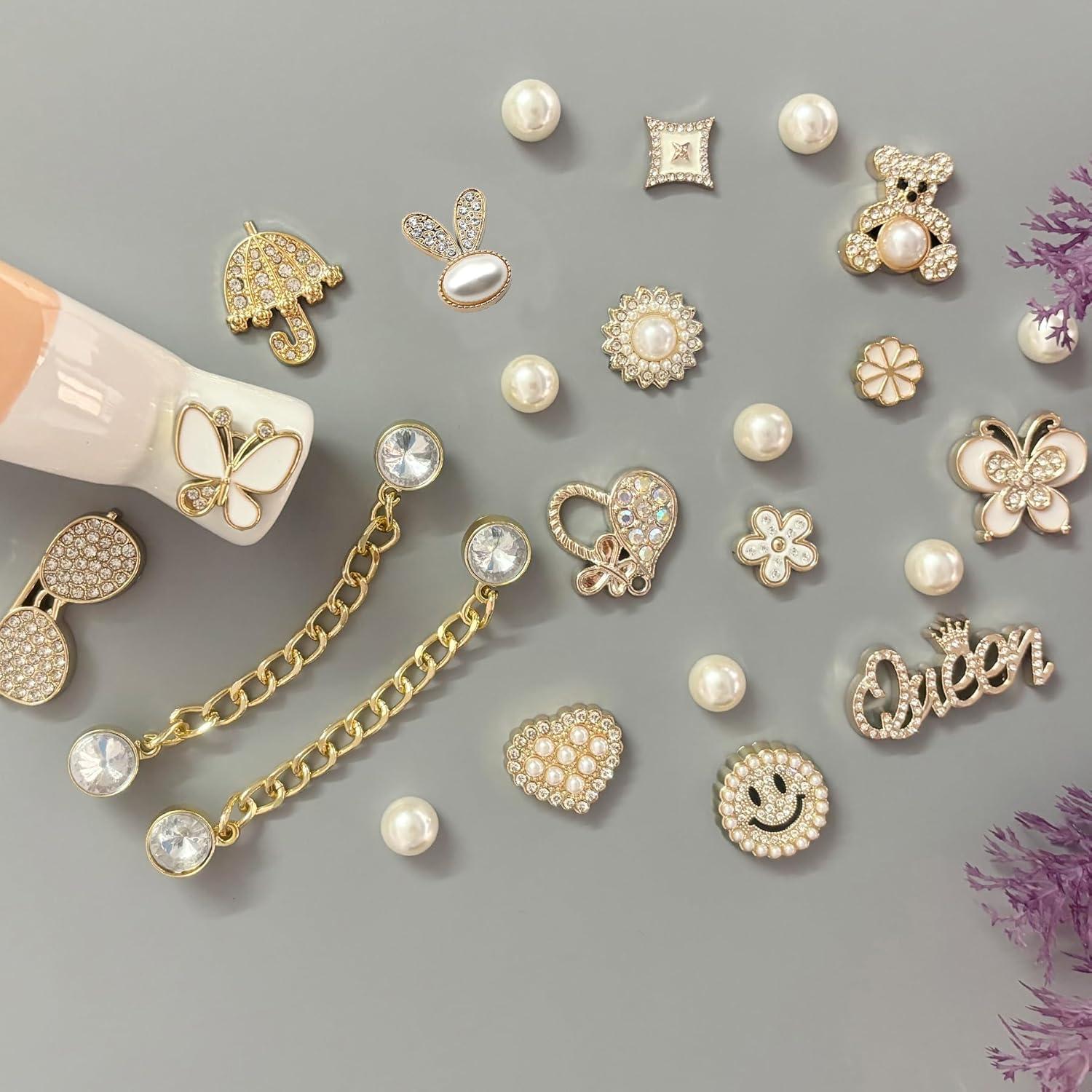 Juego de Encantos para Zapatos Brillantes Dorados - 24 Accesorios