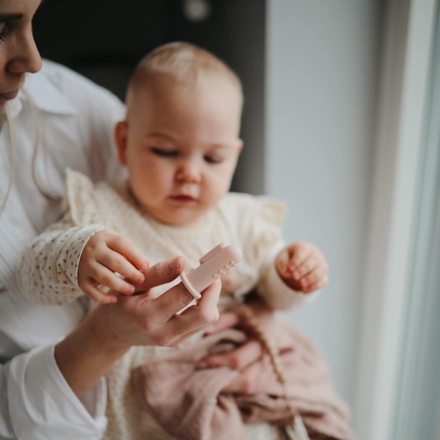 Cepillo de Dedo para Bebé Mushie 2-Pack Silicona Suave