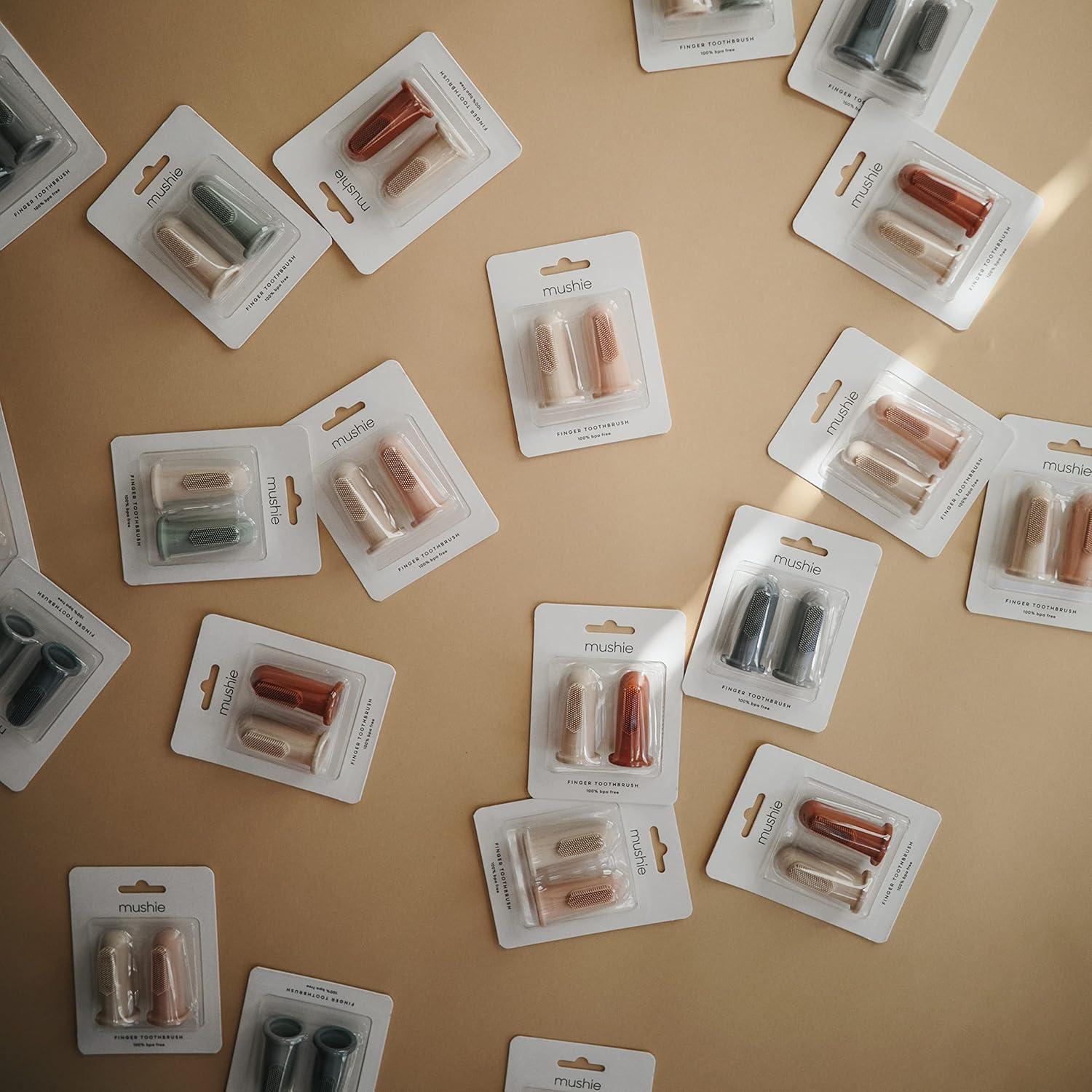 Cepillo de Dedo para Bebé Mushie 2-Pack Silicona Suave