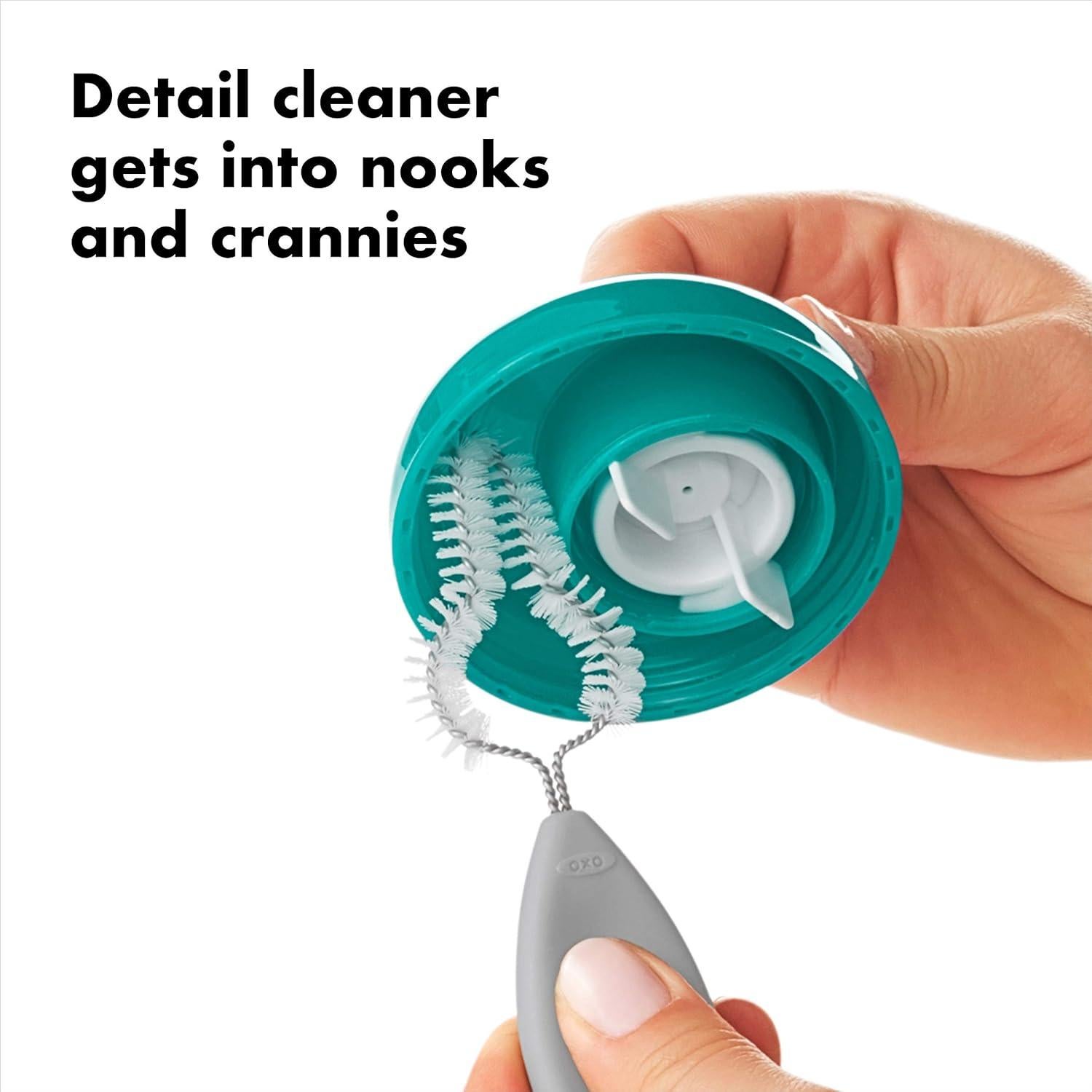 Juego de cepillos OXO Tot para limpiar botellas y popotes