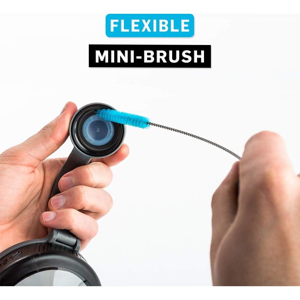 Cepillo de limpieza 2-en-1 BlenderBottle para botellas y popotes