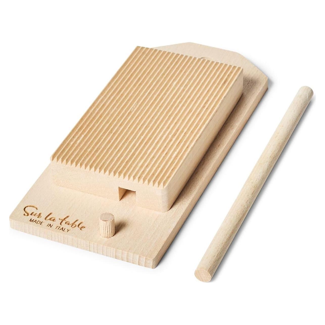 Tablero de Gnocchi de Madera de Haya Sur La Table 25.4x15.2 cm