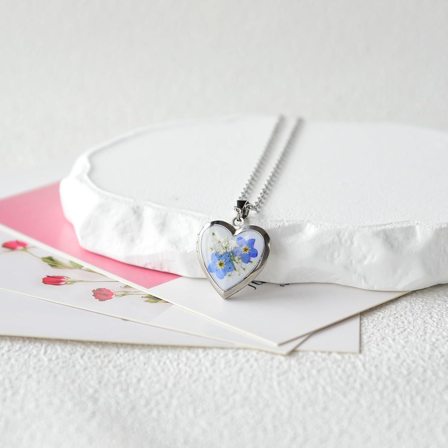 Collar Medallón Corazón Plata con Flores Prensadas - Regalo Ideal