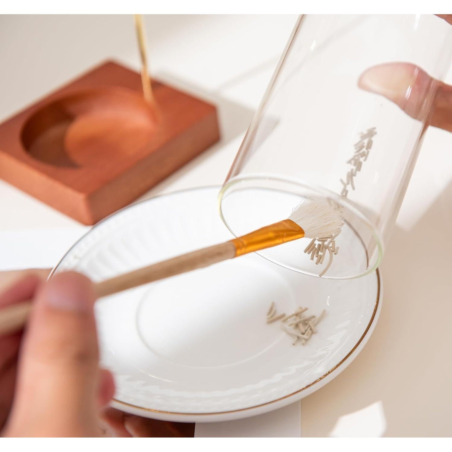 Soporte de Incienso Redondo SULUNZEGER de Madera con Recogedor