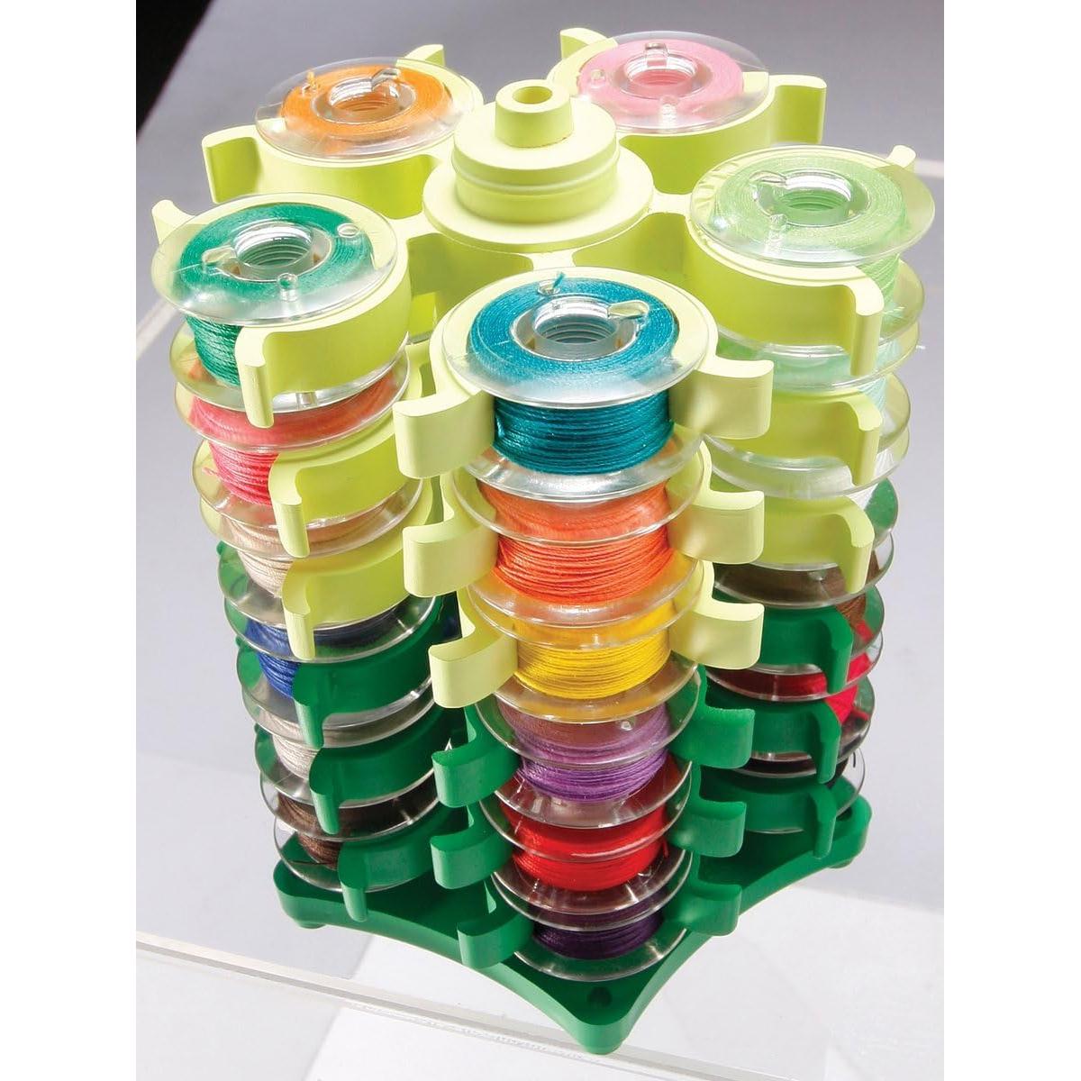 Torre de Bobinas Apilable Clover con Nancy Zieman - Organiza 30 Hilos