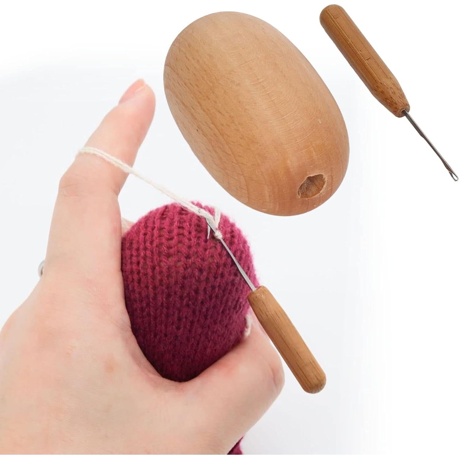 Huevo de Remendar de Madera Pssopp con Aguja - 6x3.7 cm