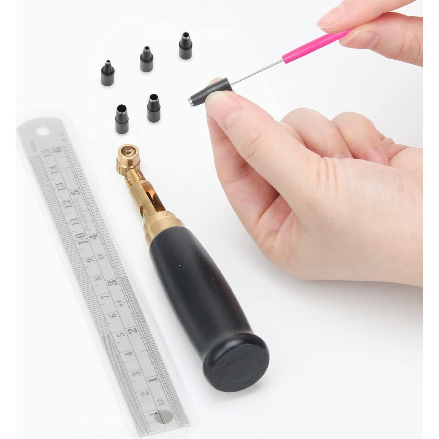 Perforador de Agujeros para Cinturones Boyistar con 6 Puntas