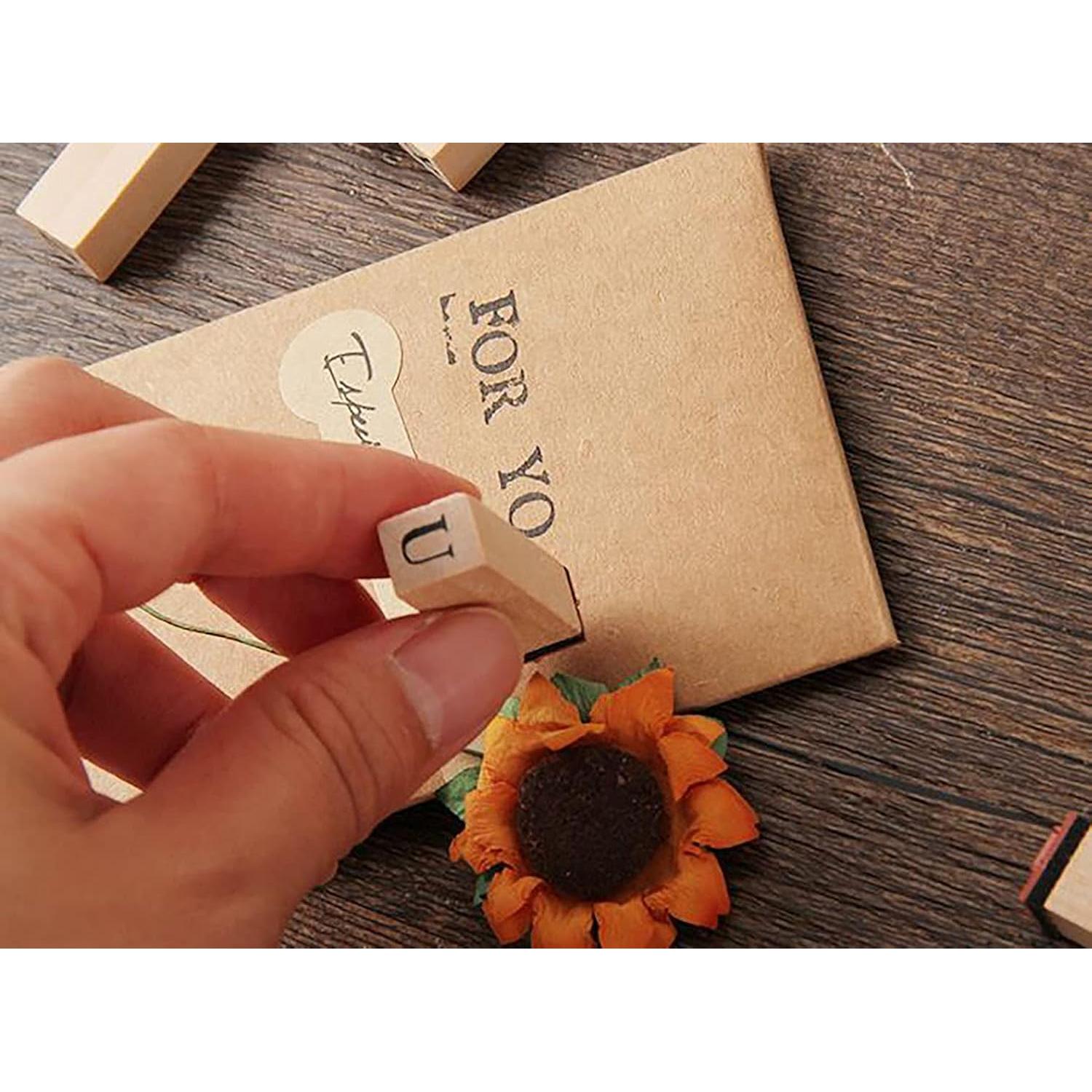 Set de 36 Sellos de Madera Yansanido Alfabeto y Números