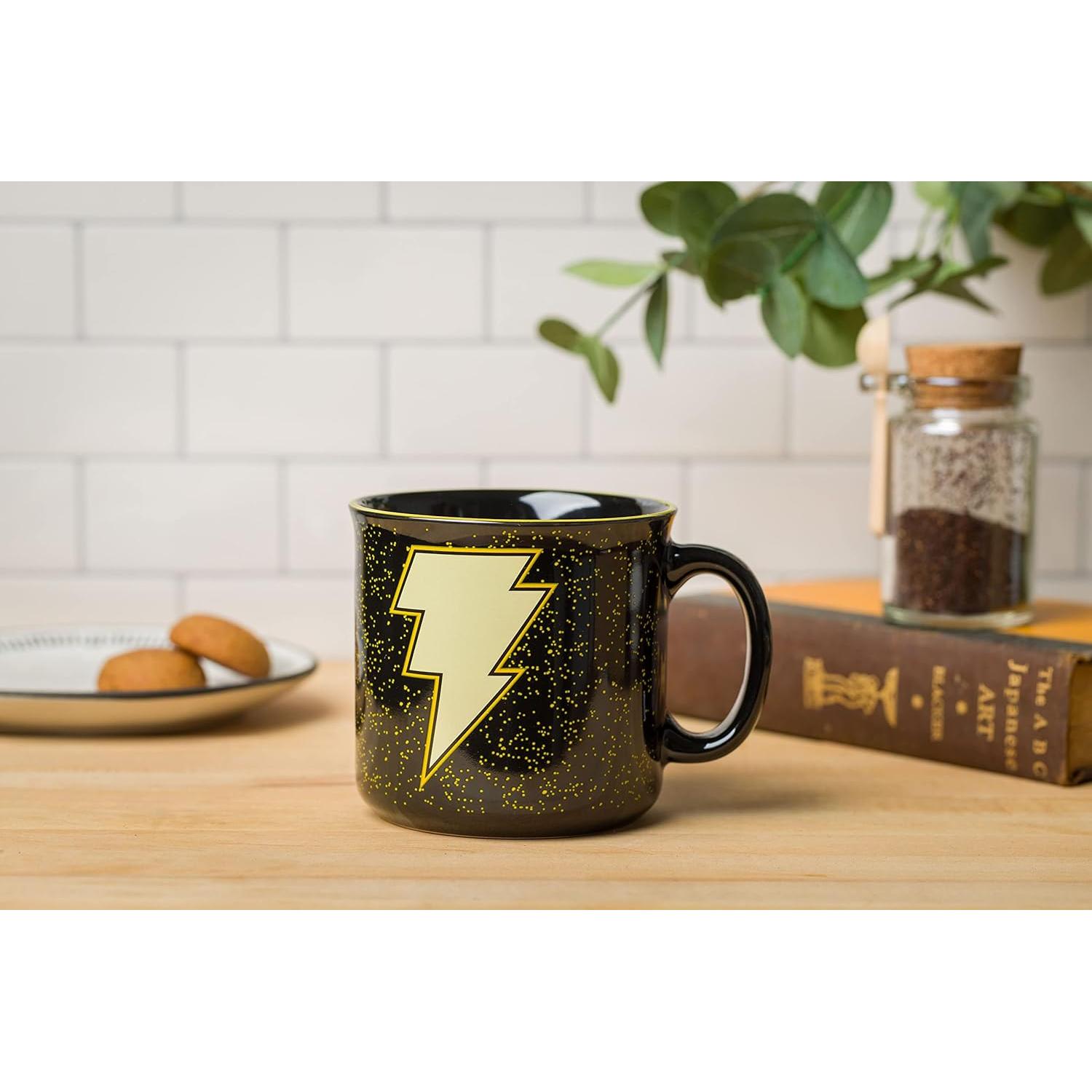 Taza Camper Cerámica Silver Buffalo Black Adam 600 ml