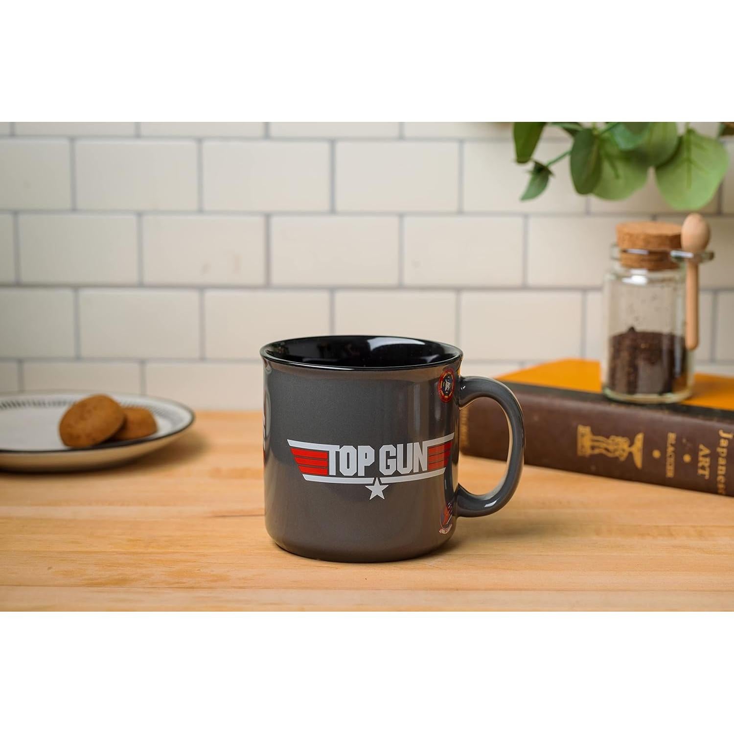 Taza de cerámica camper Silver Buffalo Top Gun 591 ml