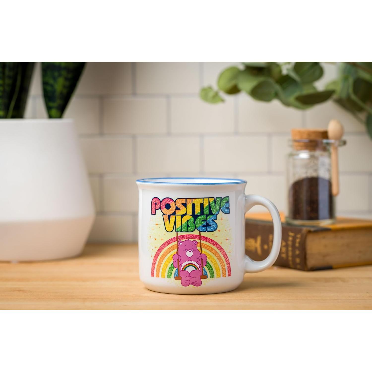 Taza Cerámica Silver Buffalo Care Bears 591 ml Vibras Positivas