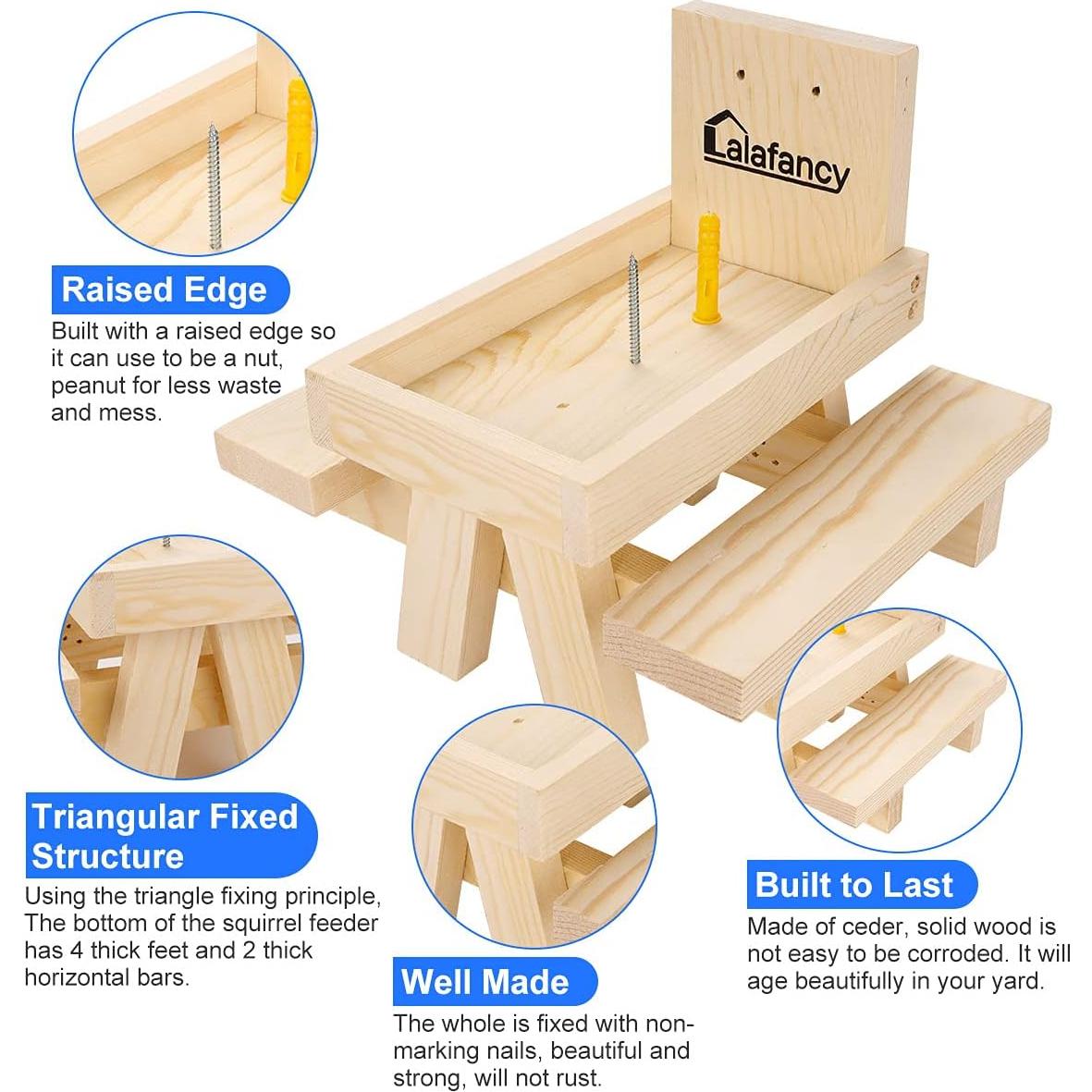 Comedero para Ardillas Lalafancy de Madera con Paraguas